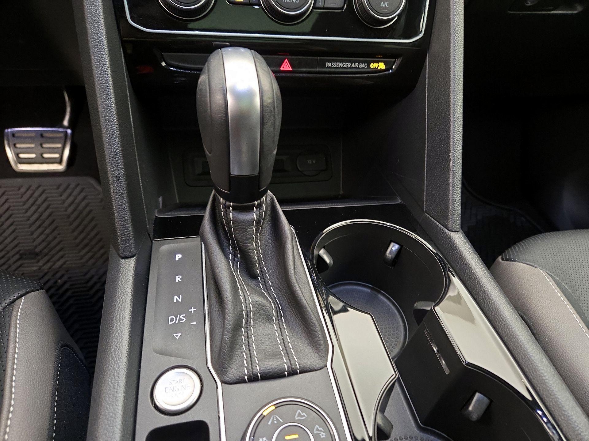 Thumbnail: 2022 Volkswagen Atlas - 16