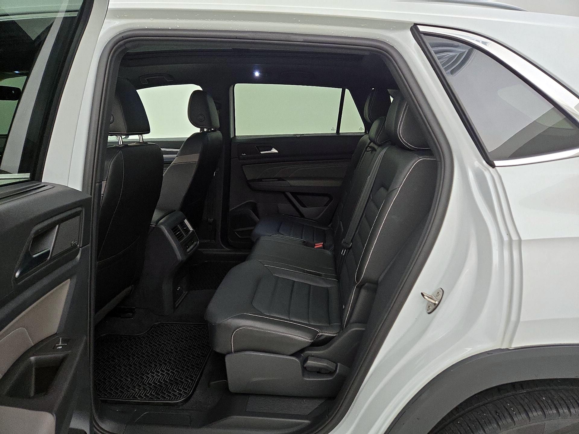 Thumbnail: 2022 Volkswagen Atlas - 17