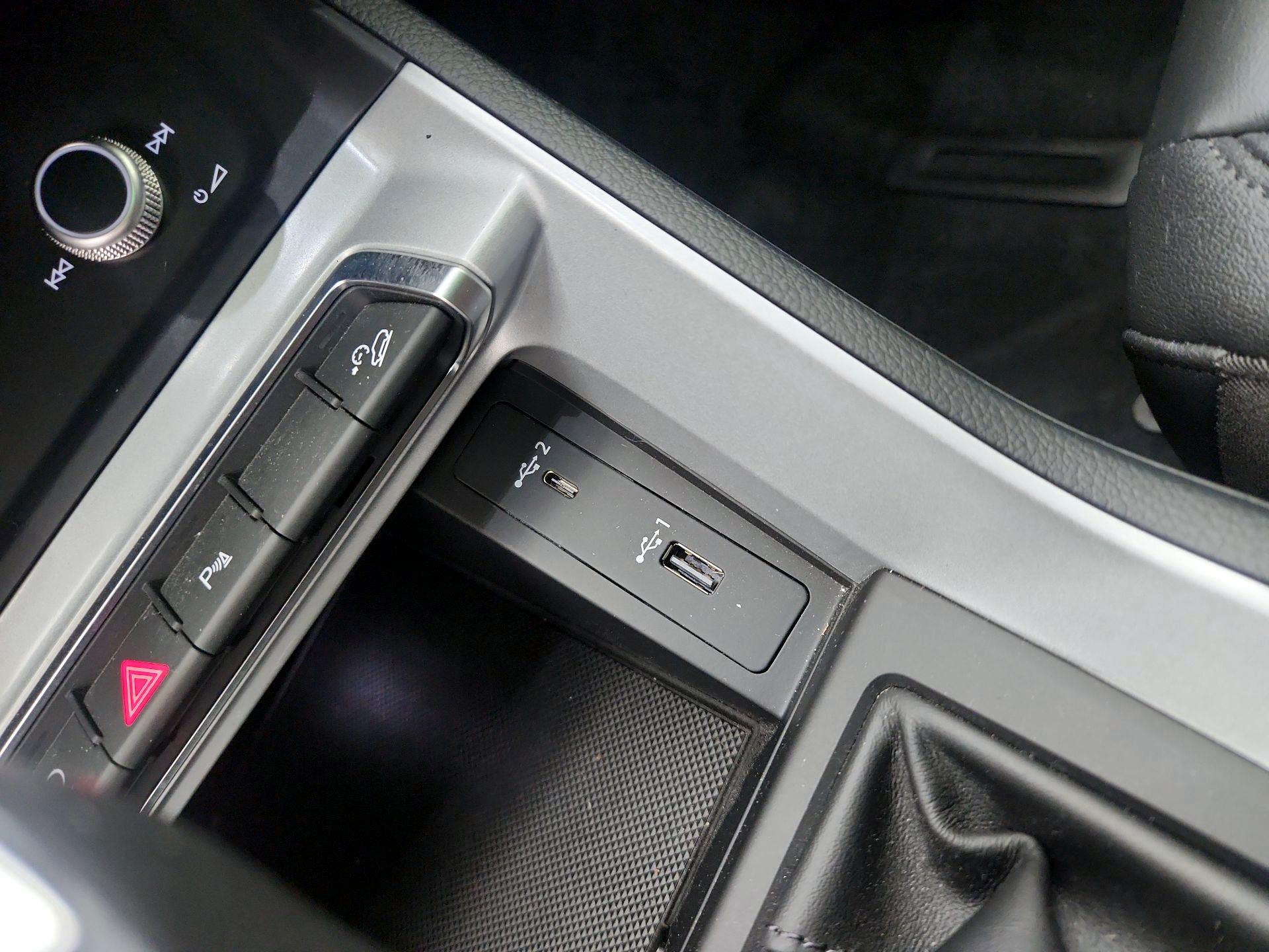 Thumbnail: 2021 Audi Q3 - 18