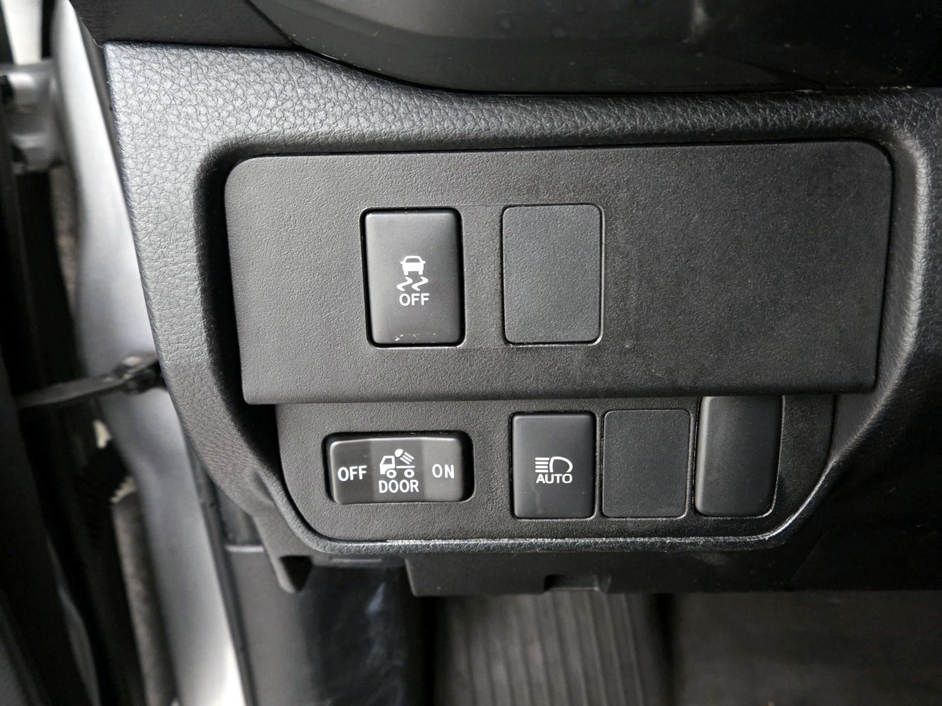 Thumbnail: 2023 Toyota Tacoma - 13