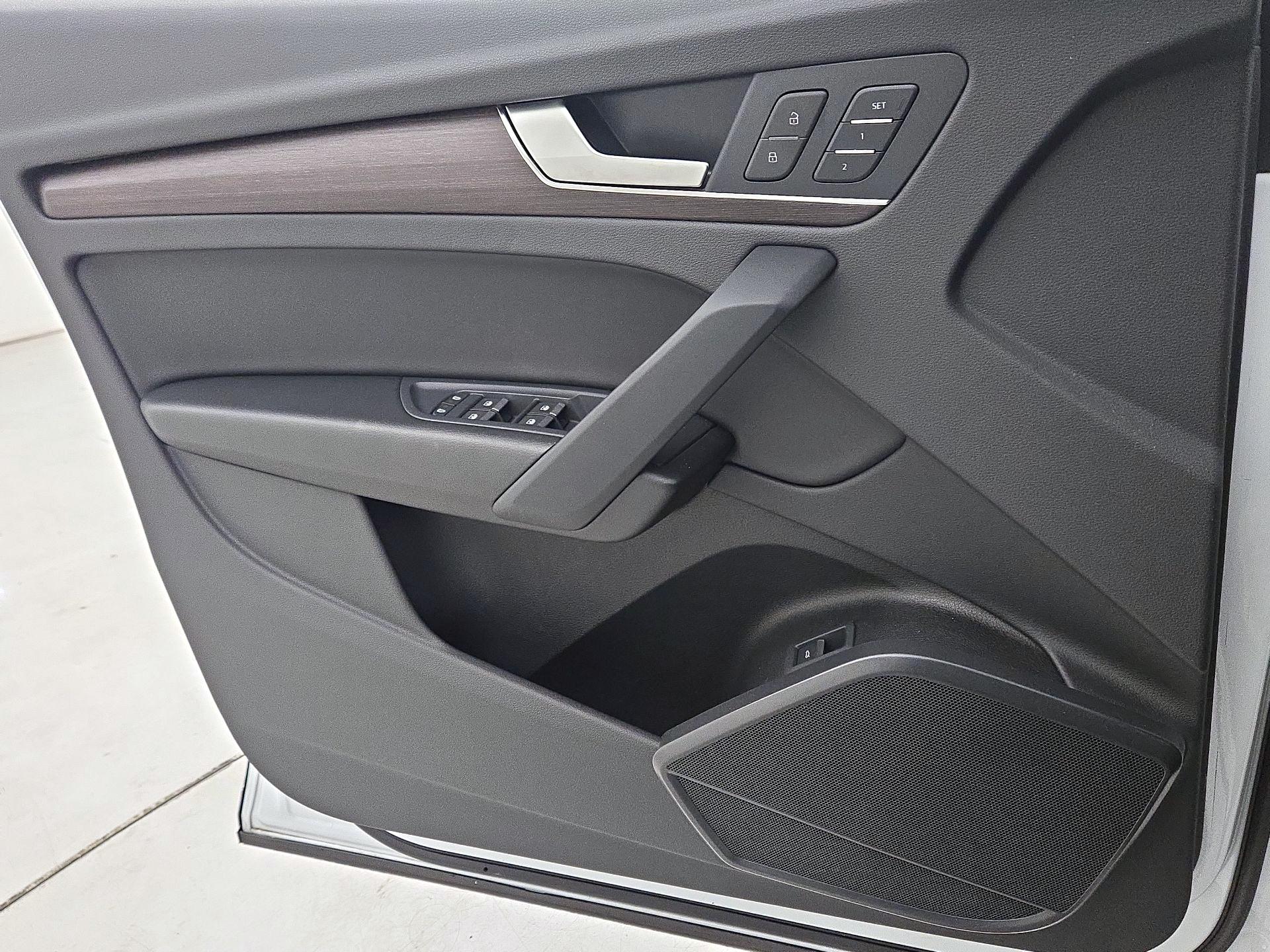 Thumbnail: 2022 Audi Q5 - 12