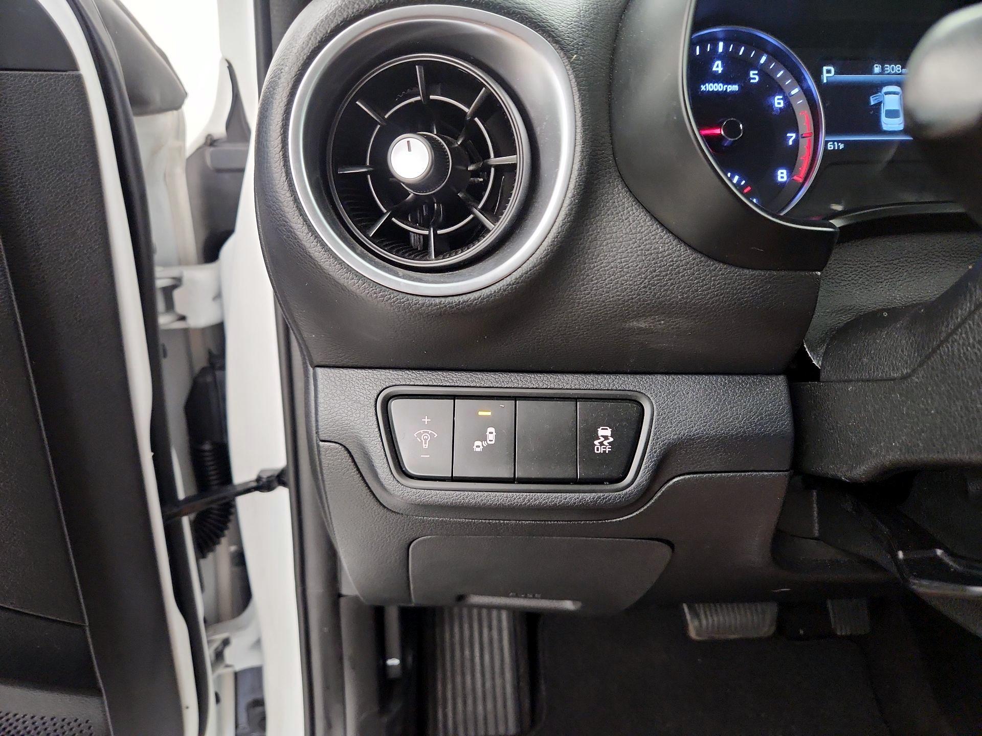 Thumbnail: 2023 Kia Forte - 13