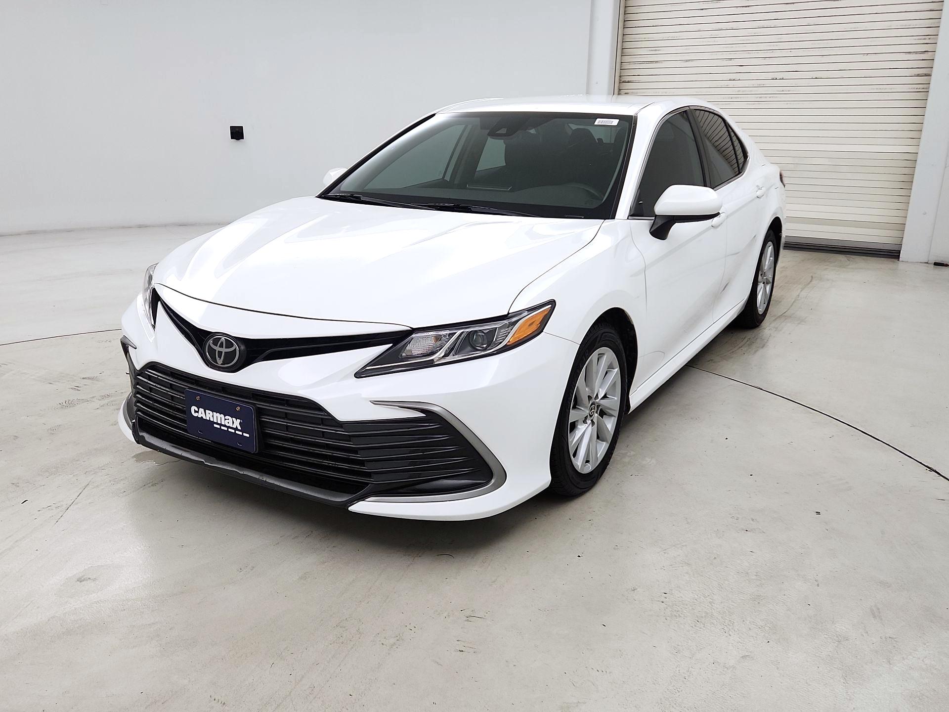 Thumbnail: 2022 Toyota Camry - 3