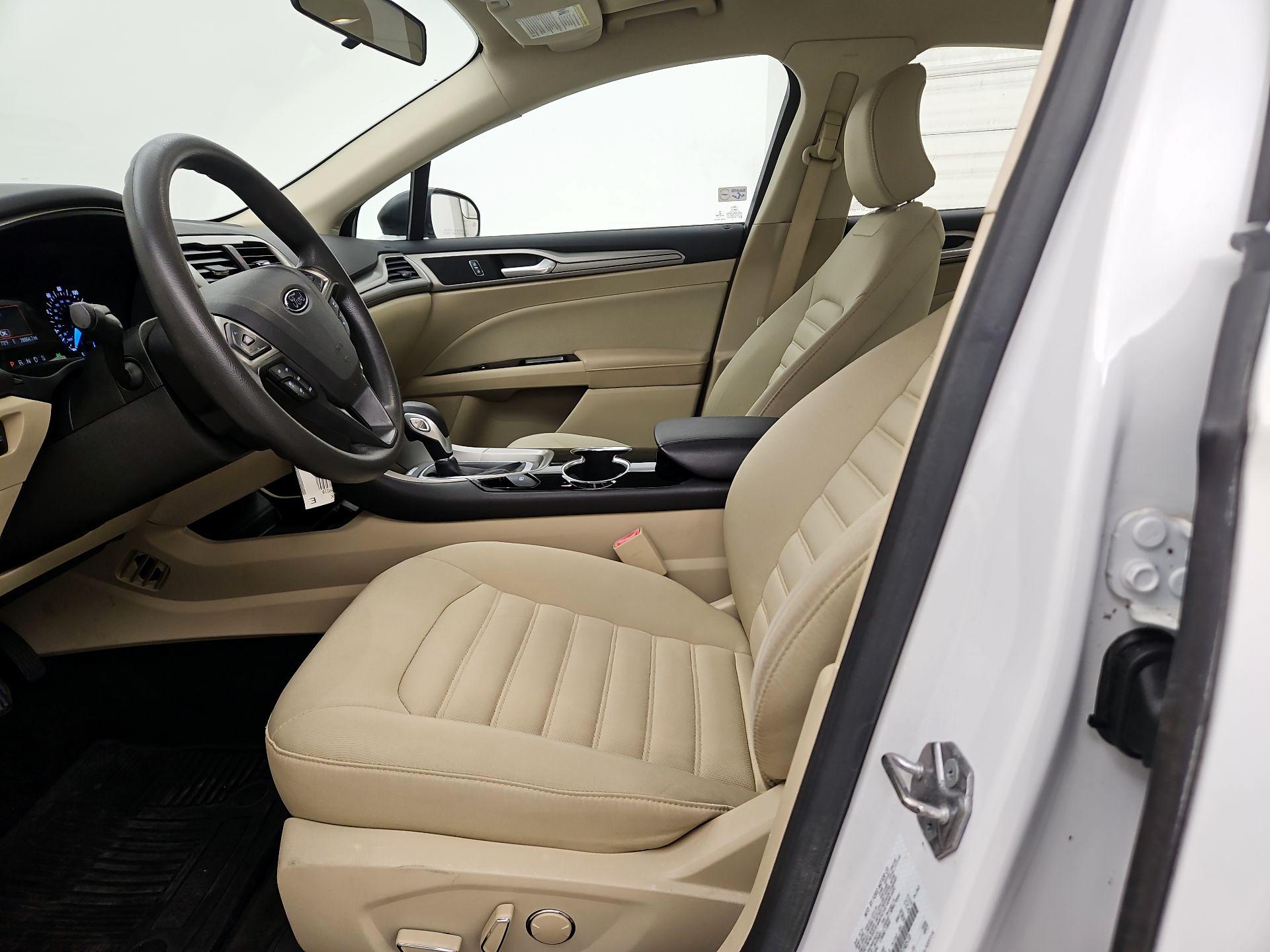 Thumbnail: 2015 Ford Fusion - 11