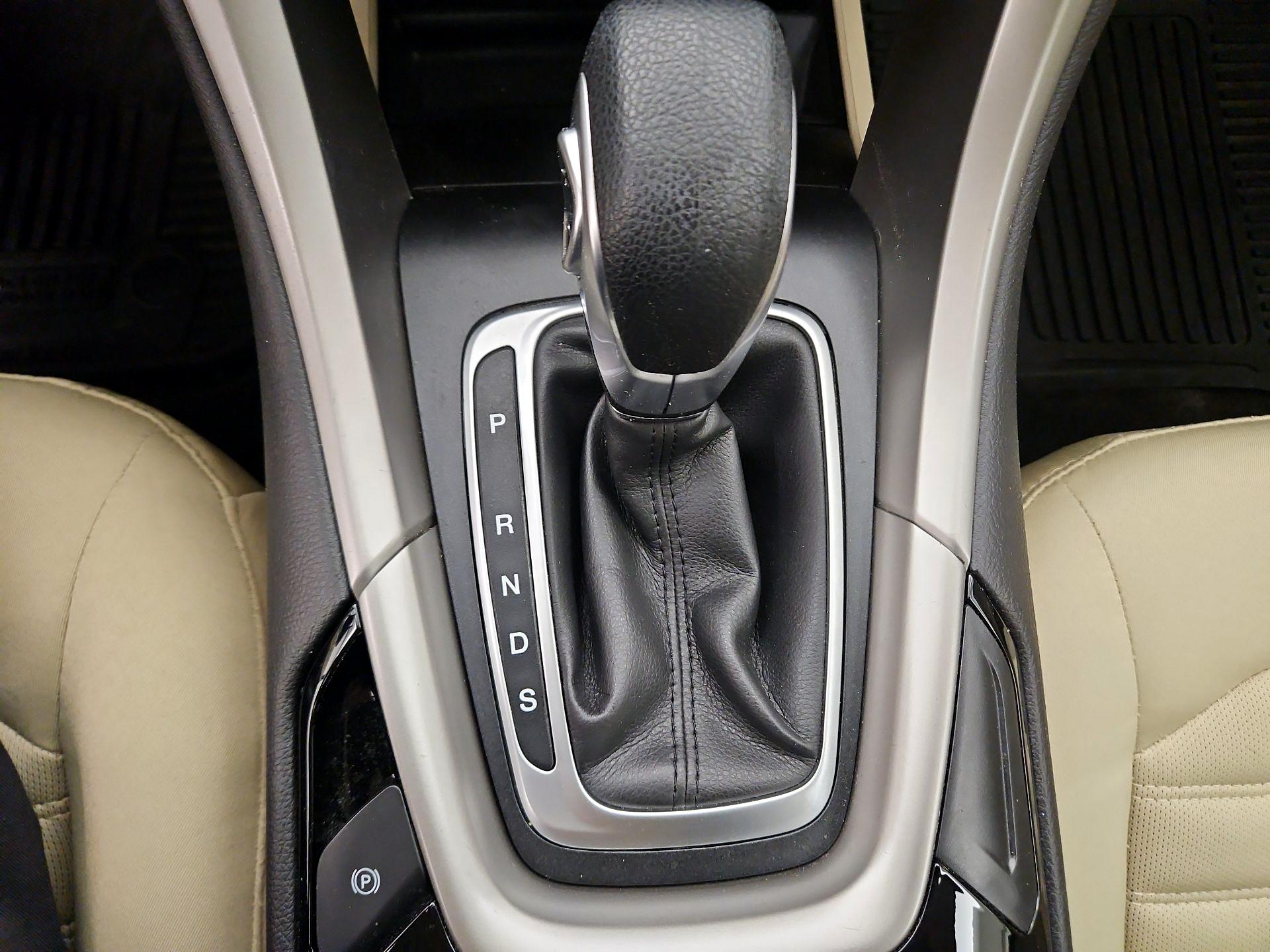 Thumbnail: 2015 Ford Fusion - 17