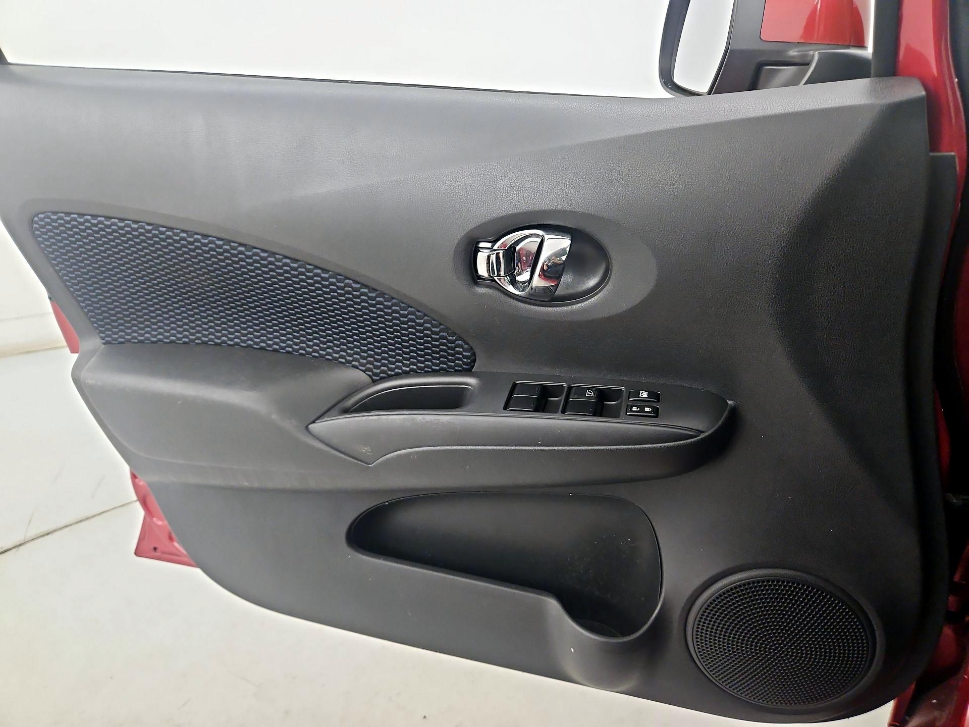 Thumbnail: 2014 Nissan Versa Note - 12