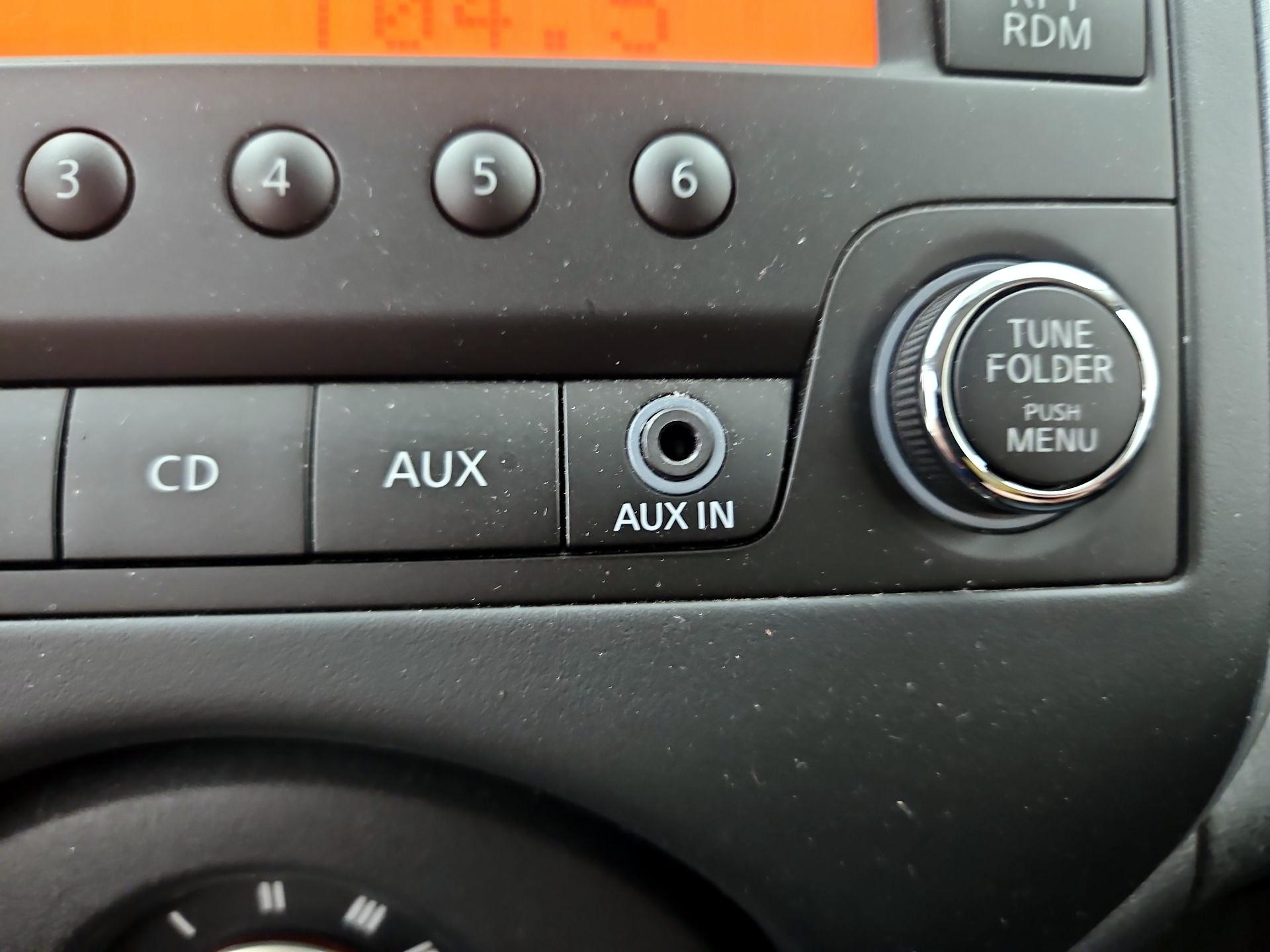 Thumbnail: 2014 Nissan Versa Note - 17