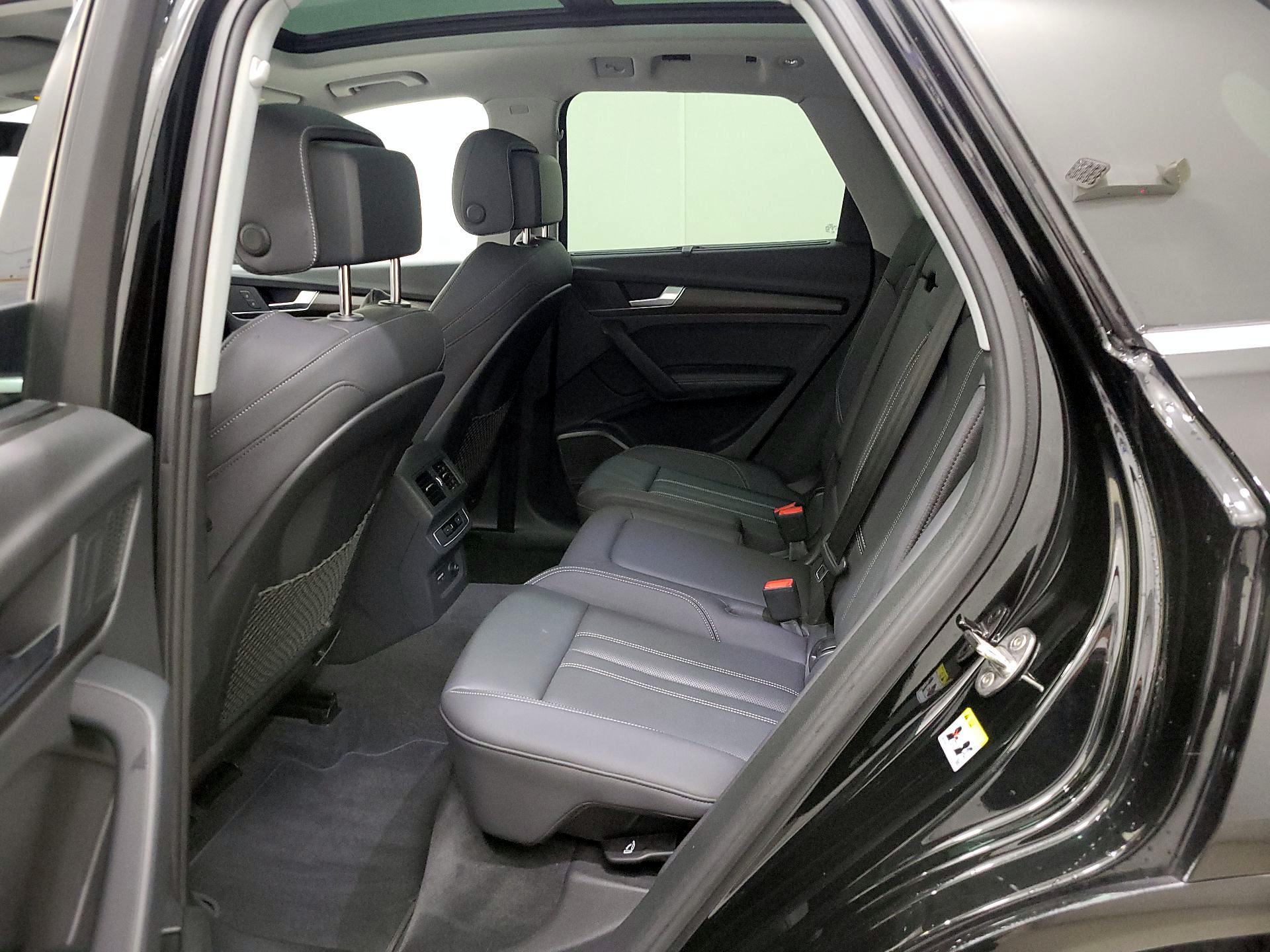 Thumbnail: 2023 Audi Q5 - 10