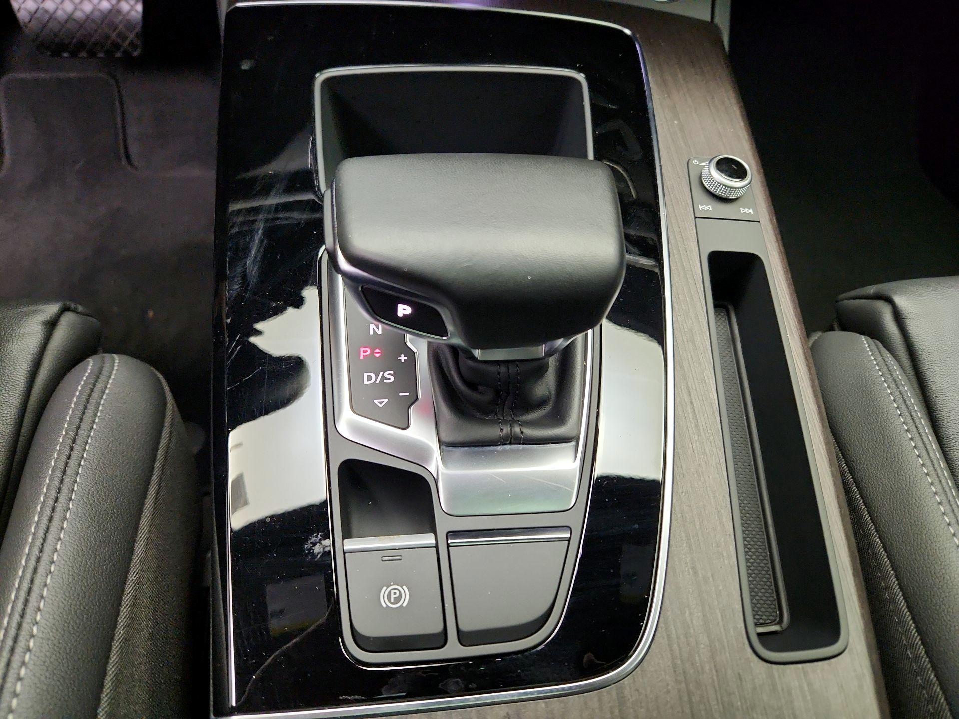 Thumbnail: 2023 Audi Q5 - 17