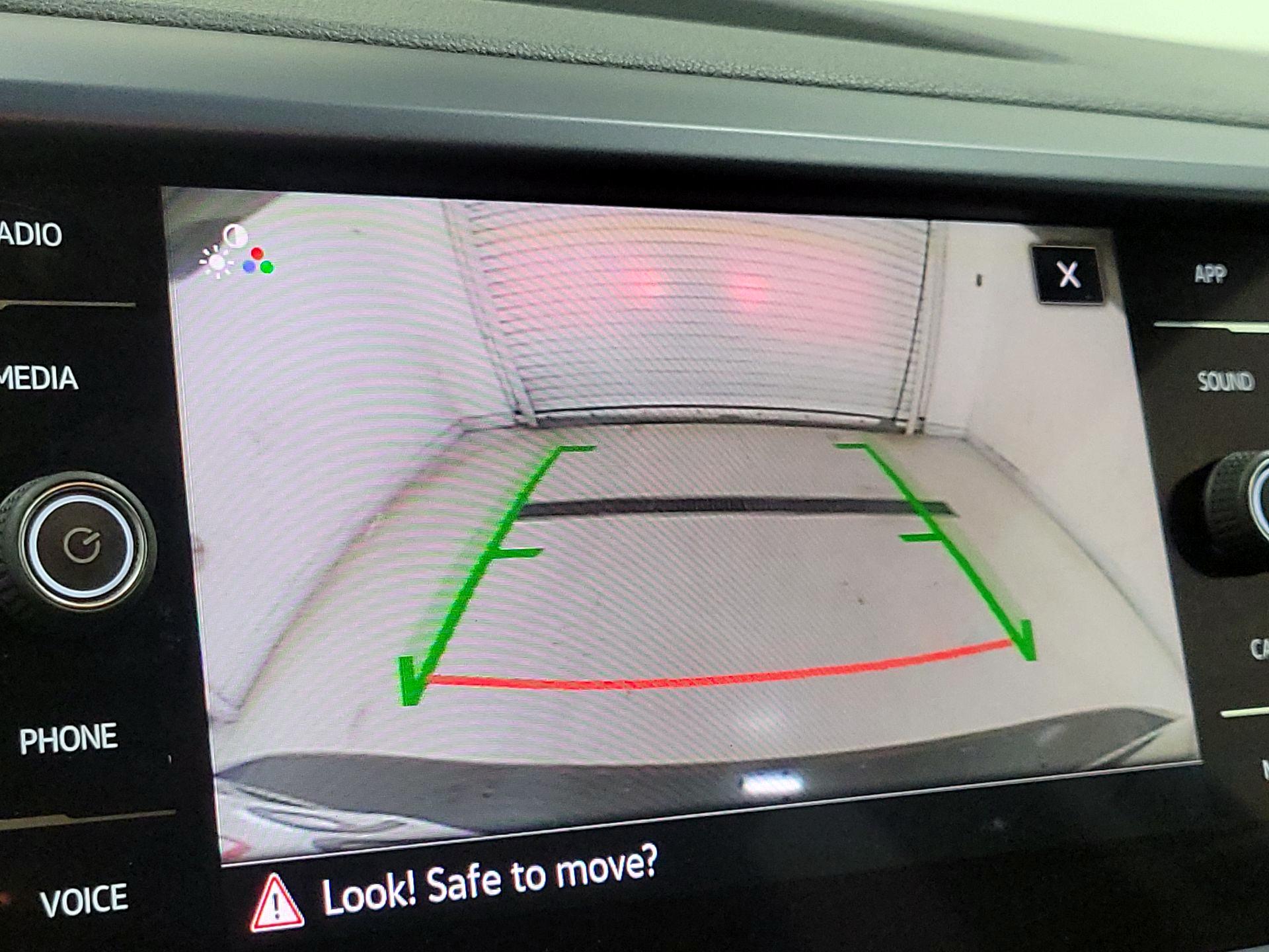 Thumbnail: 2022 Volkswagen Taos - 13