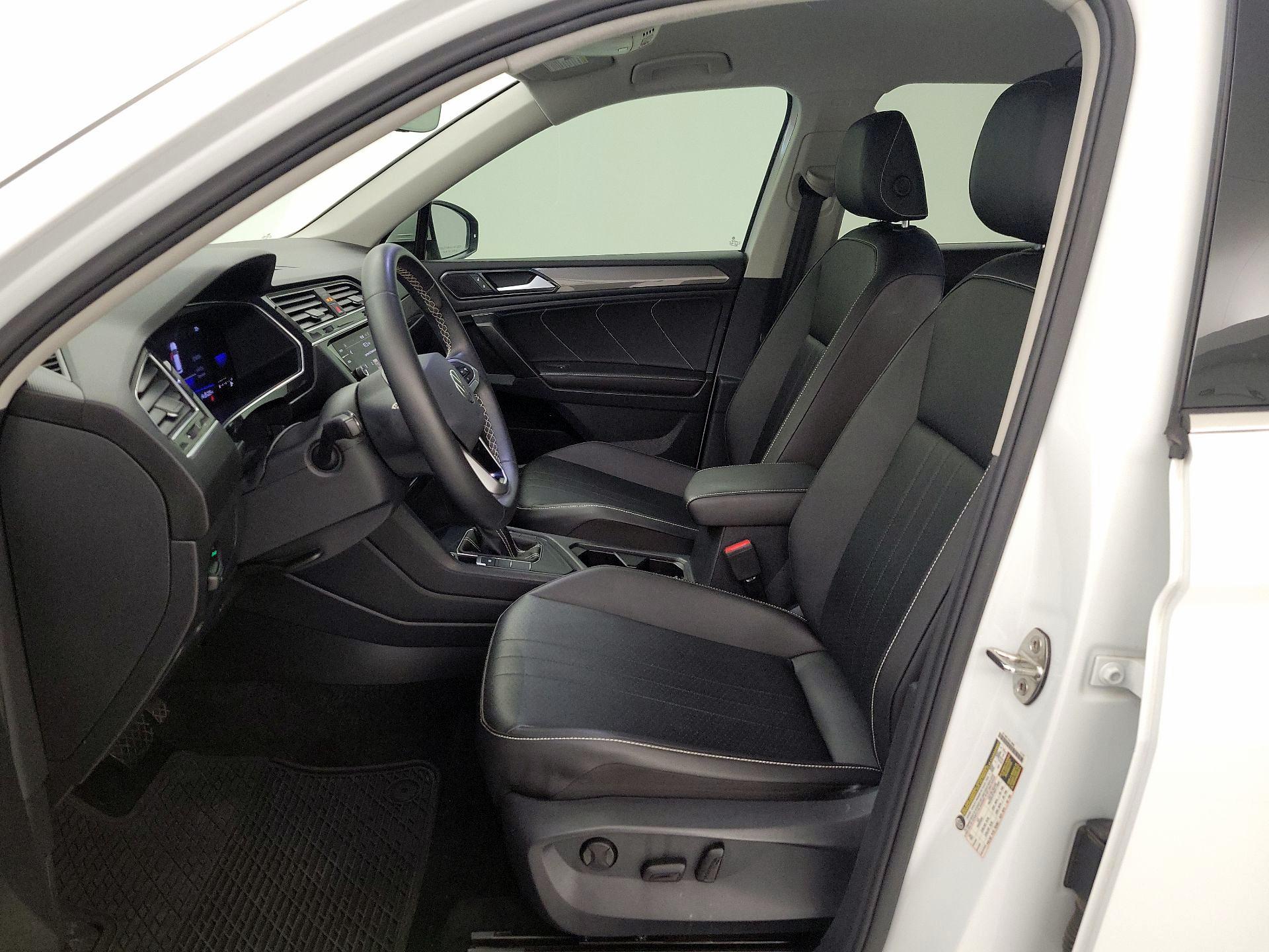 Thumbnail: 2022 Volkswagen Tiguan - 11