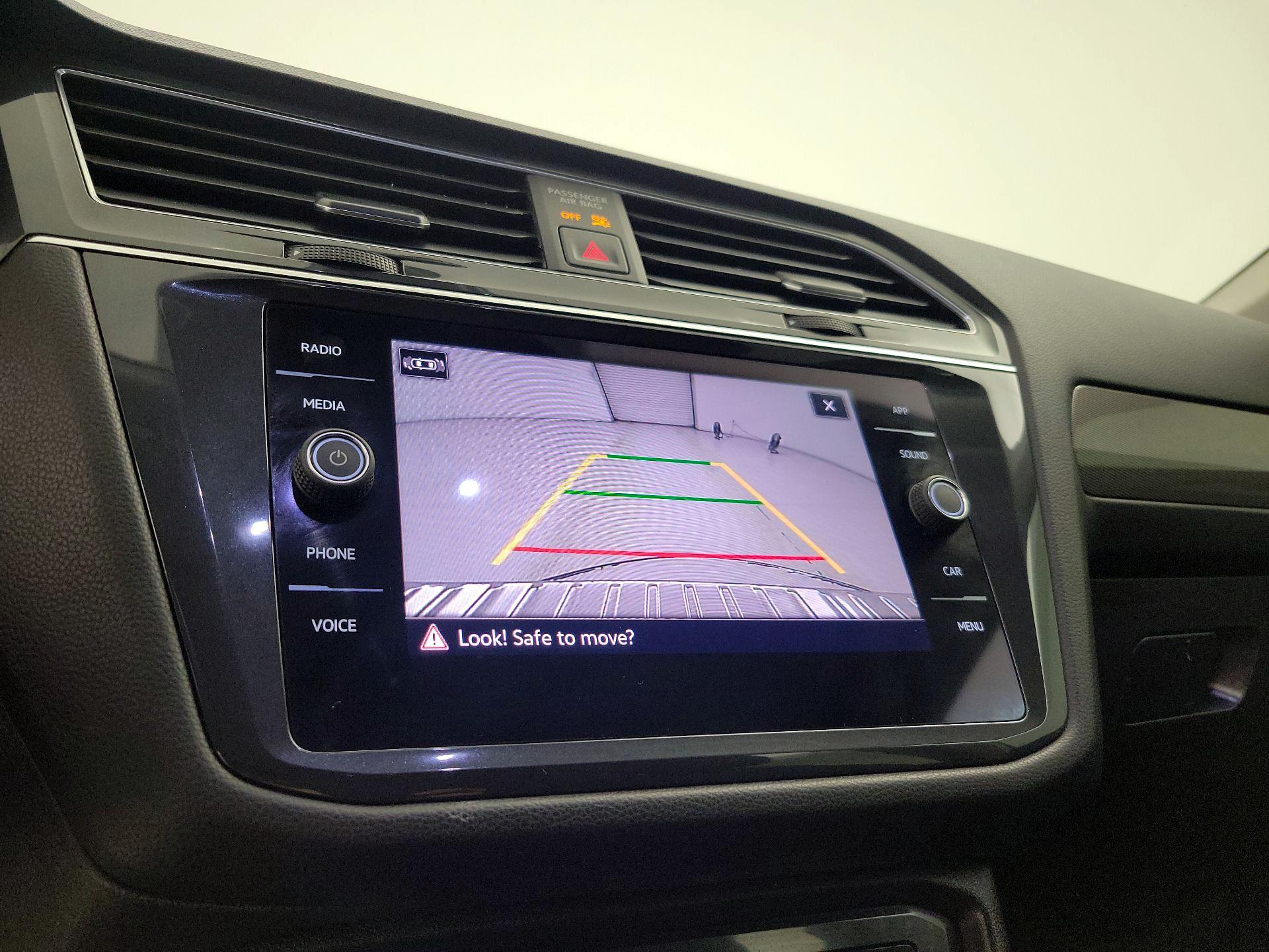 Thumbnail: 2022 Volkswagen Tiguan - 14