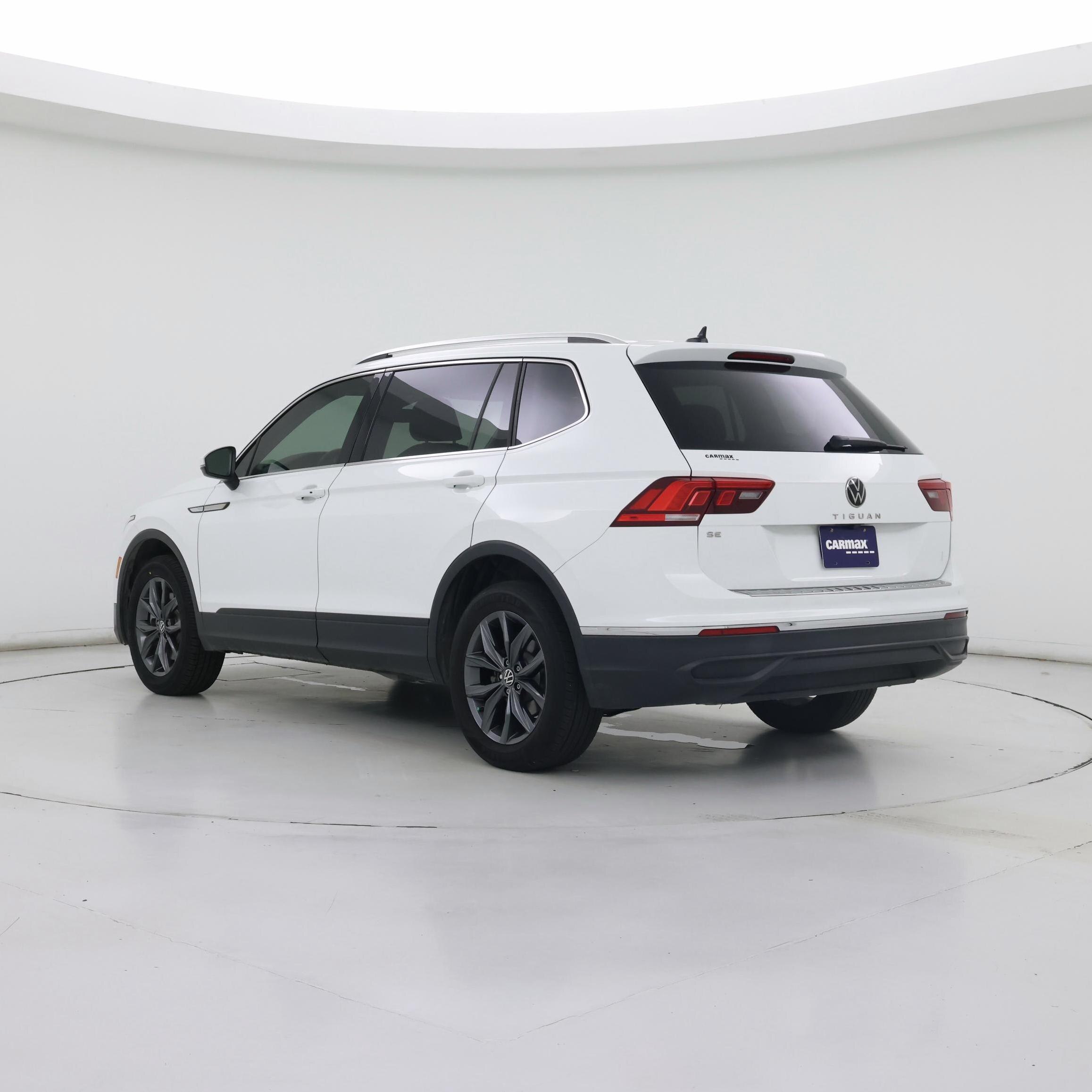 Thumbnail: 2022 Volkswagen Tiguan - 2