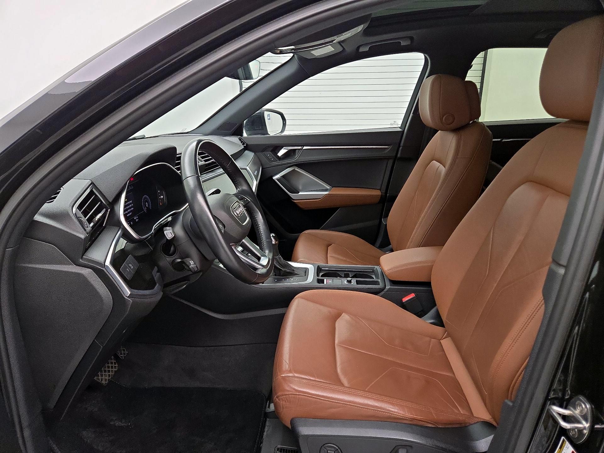 Thumbnail: 2020 Audi Q3 - 11