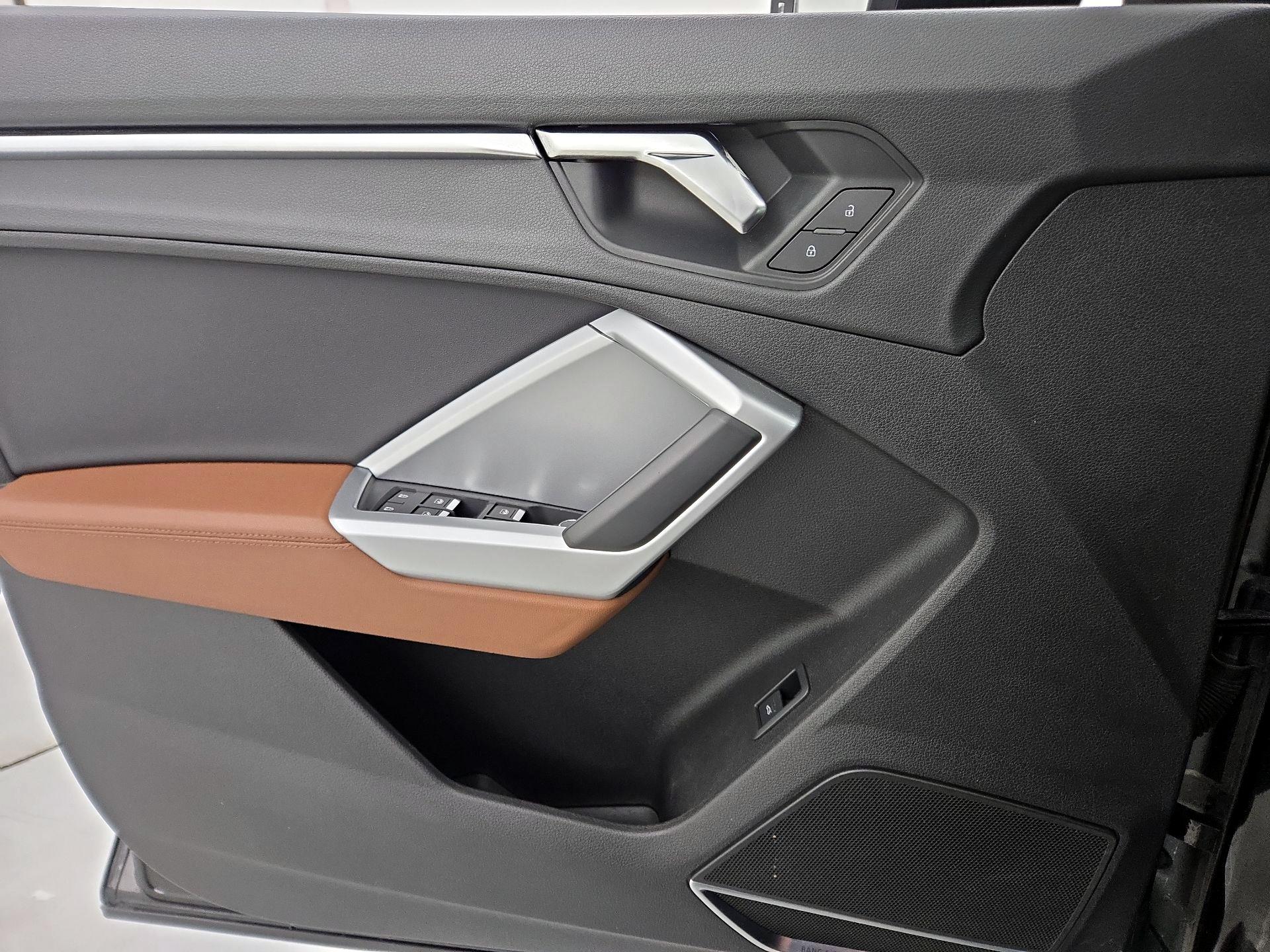 Thumbnail: 2020 Audi Q3 - 12