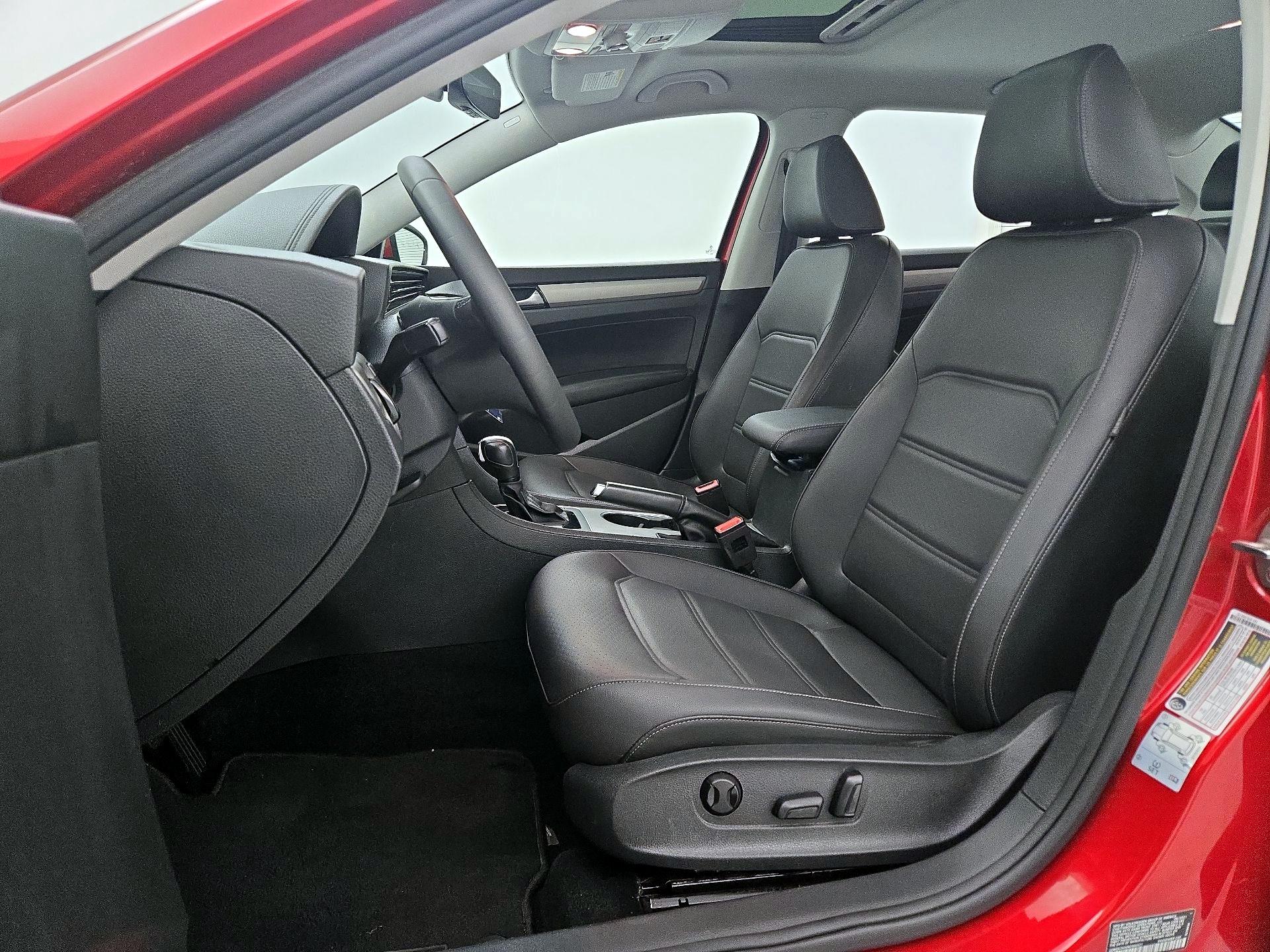 Thumbnail: 2022 Volkswagen Passat - 11