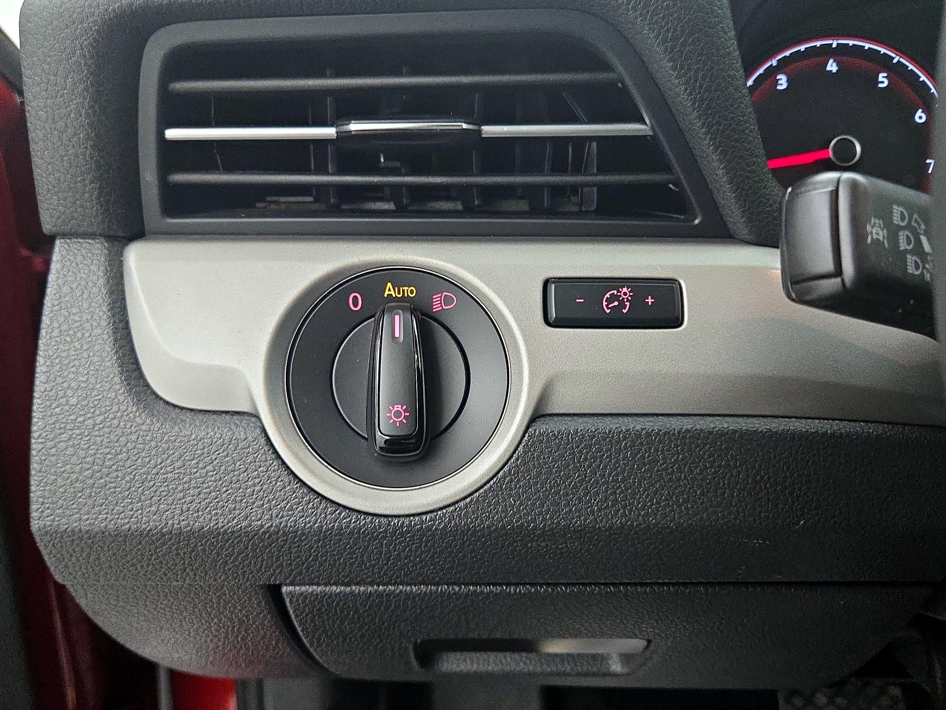 Thumbnail: 2022 Volkswagen Passat - 13