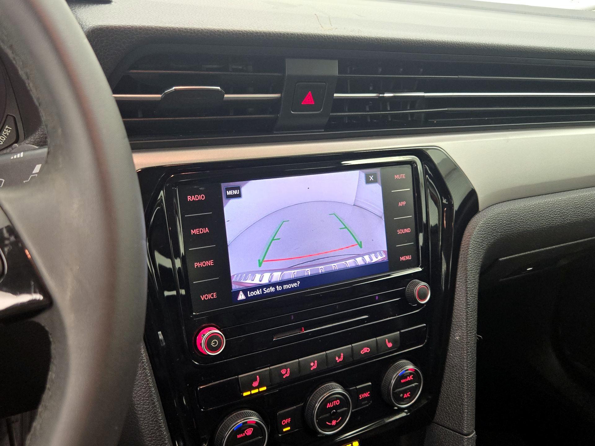 Thumbnail: 2022 Volkswagen Passat - 14