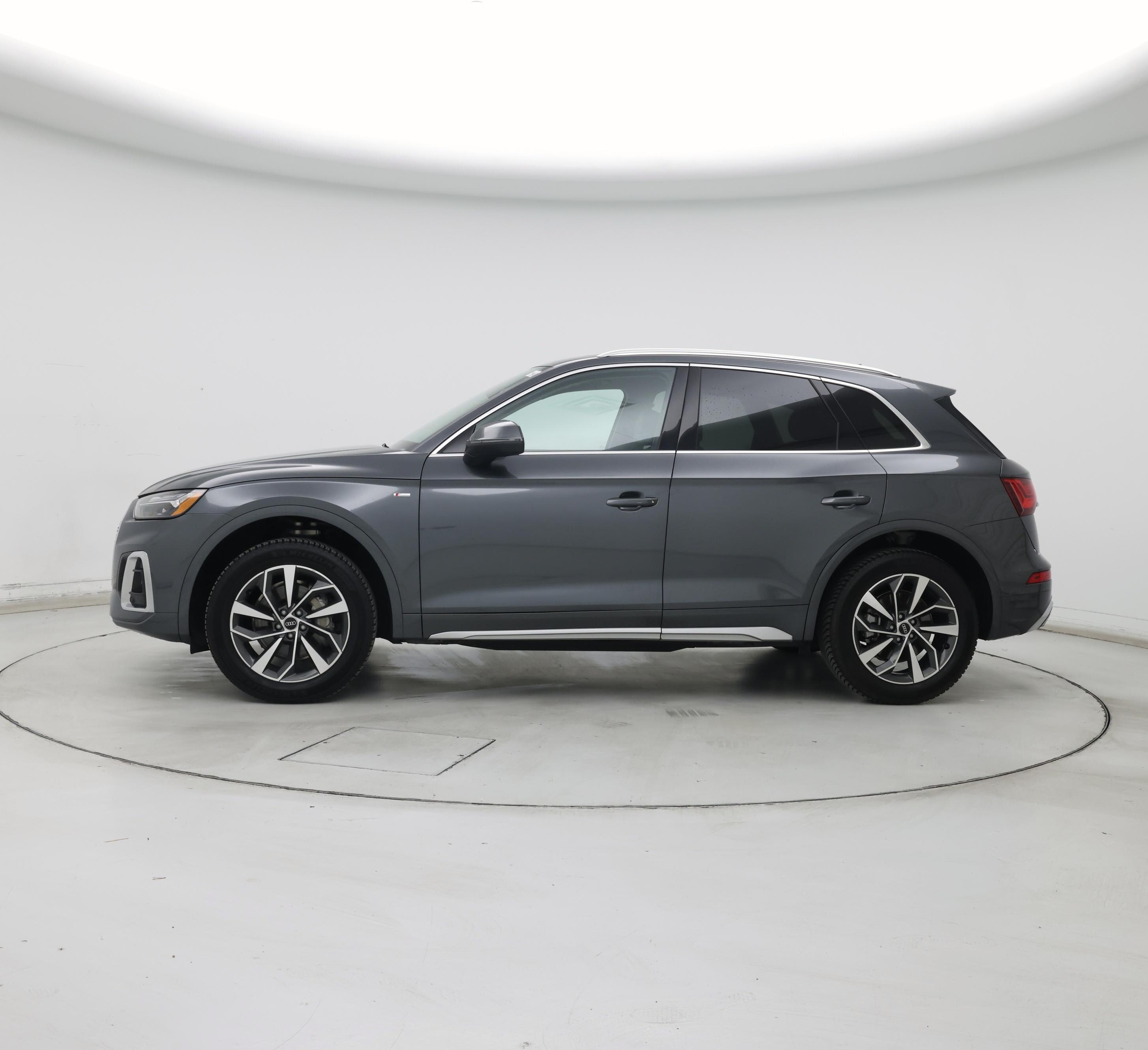 Thumbnail: 2022 Audi Q5 - 3