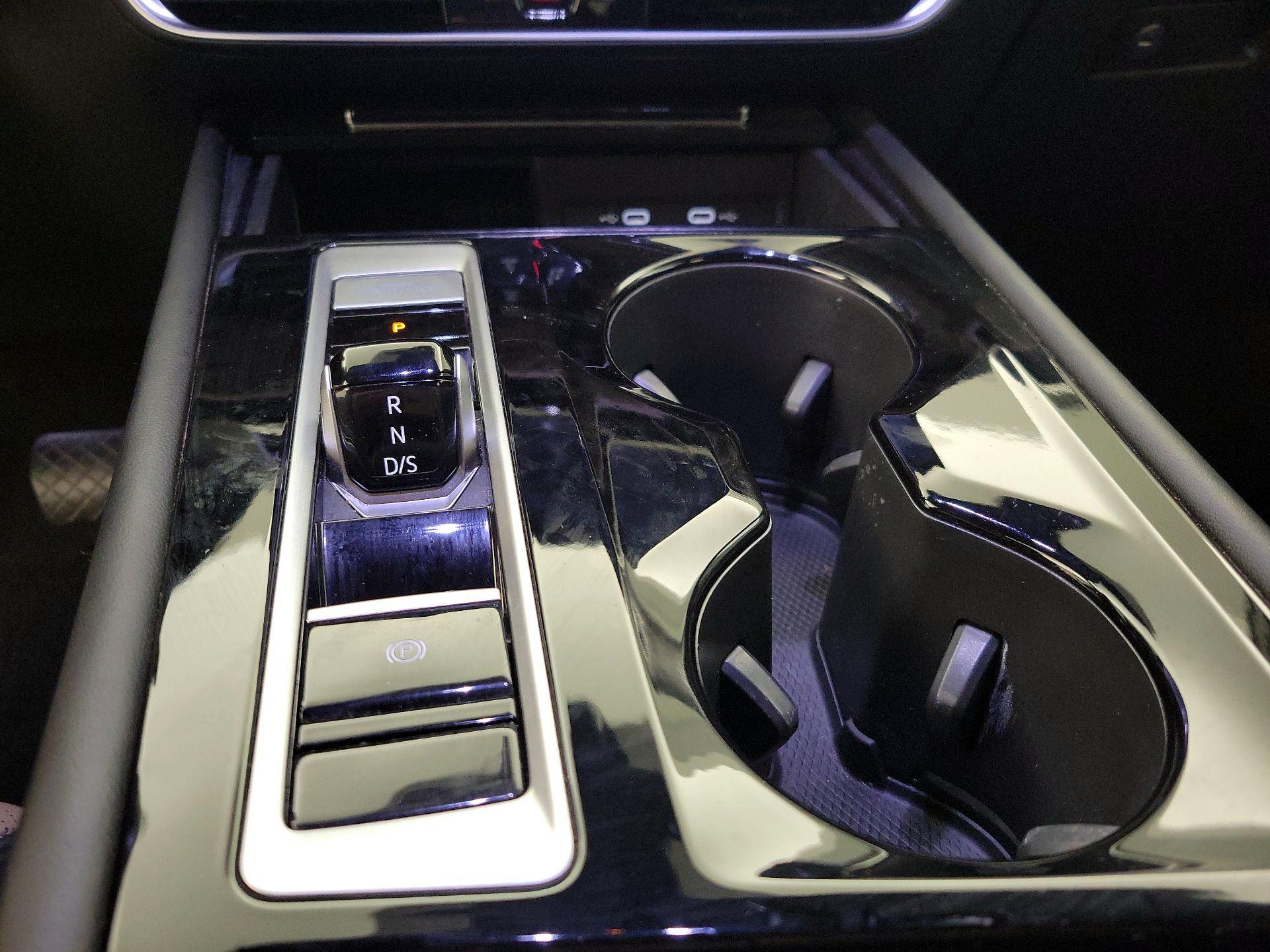 Thumbnail: 2024 Volkswagen Atlas - 17