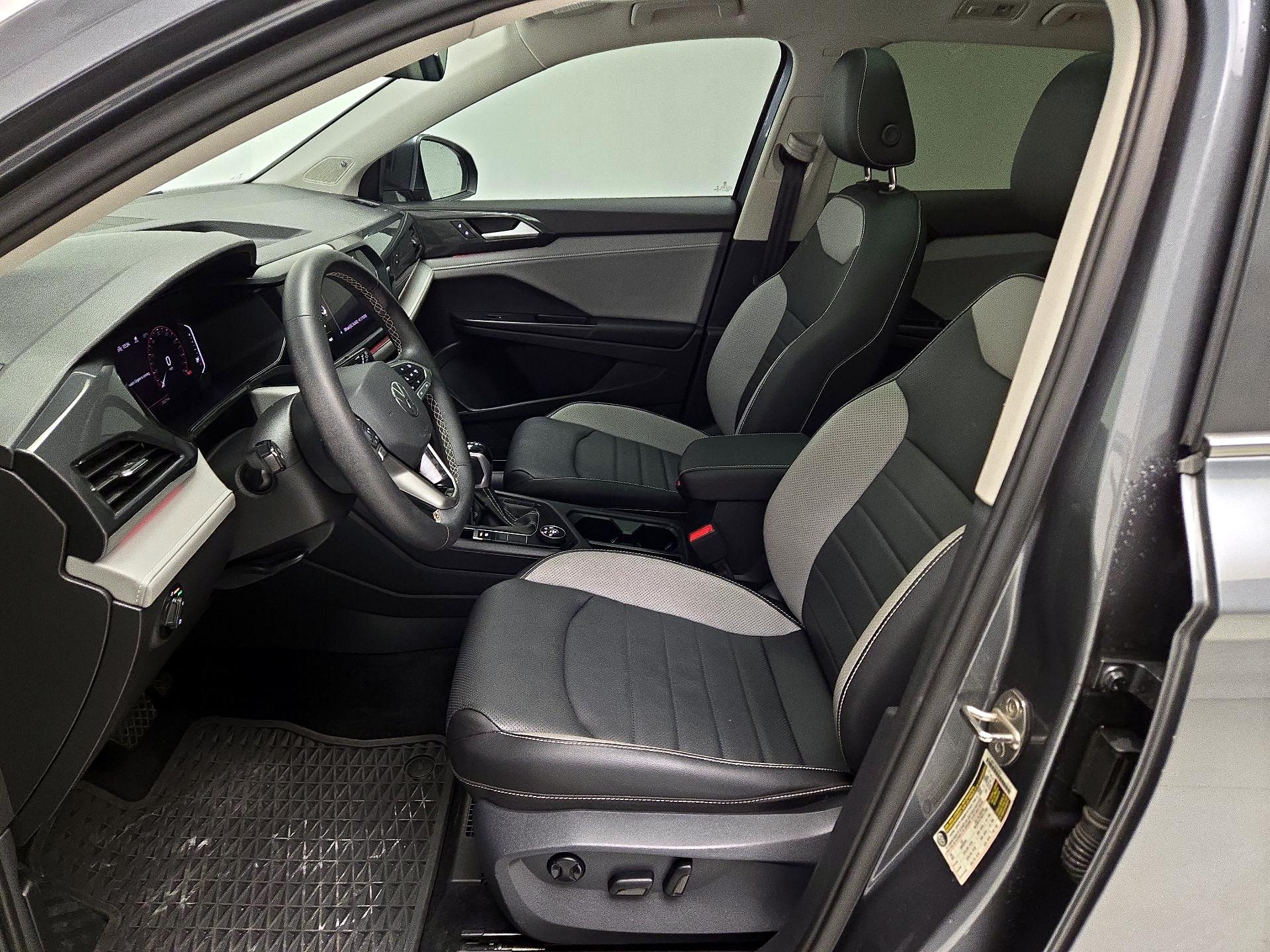 Thumbnail: 2022 Volkswagen Taos - 11