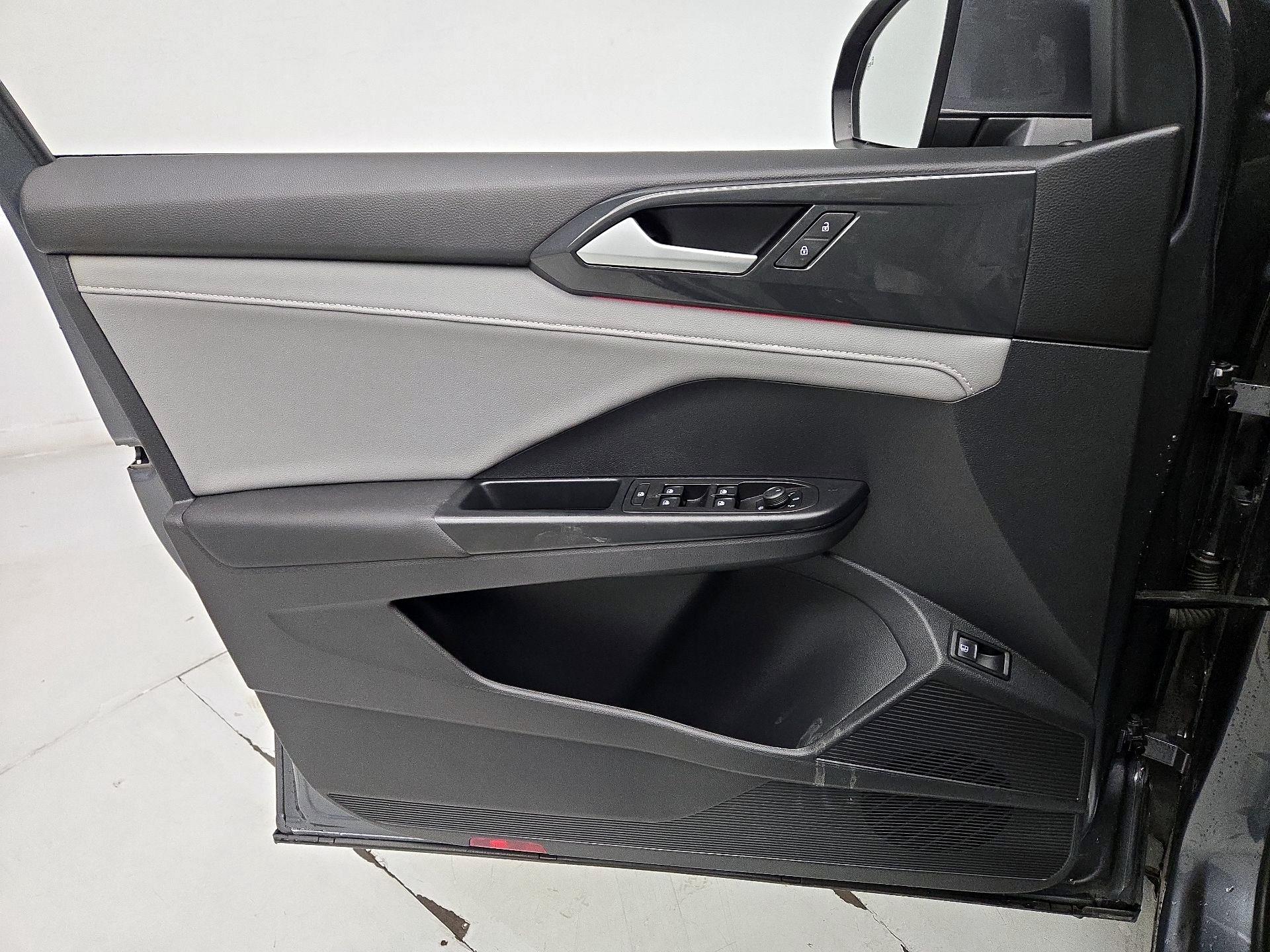 Thumbnail: 2022 Volkswagen Taos - 12