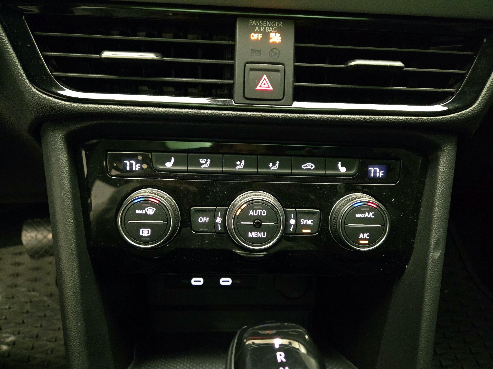 Thumbnail: 2022 Volkswagen Taos - 16