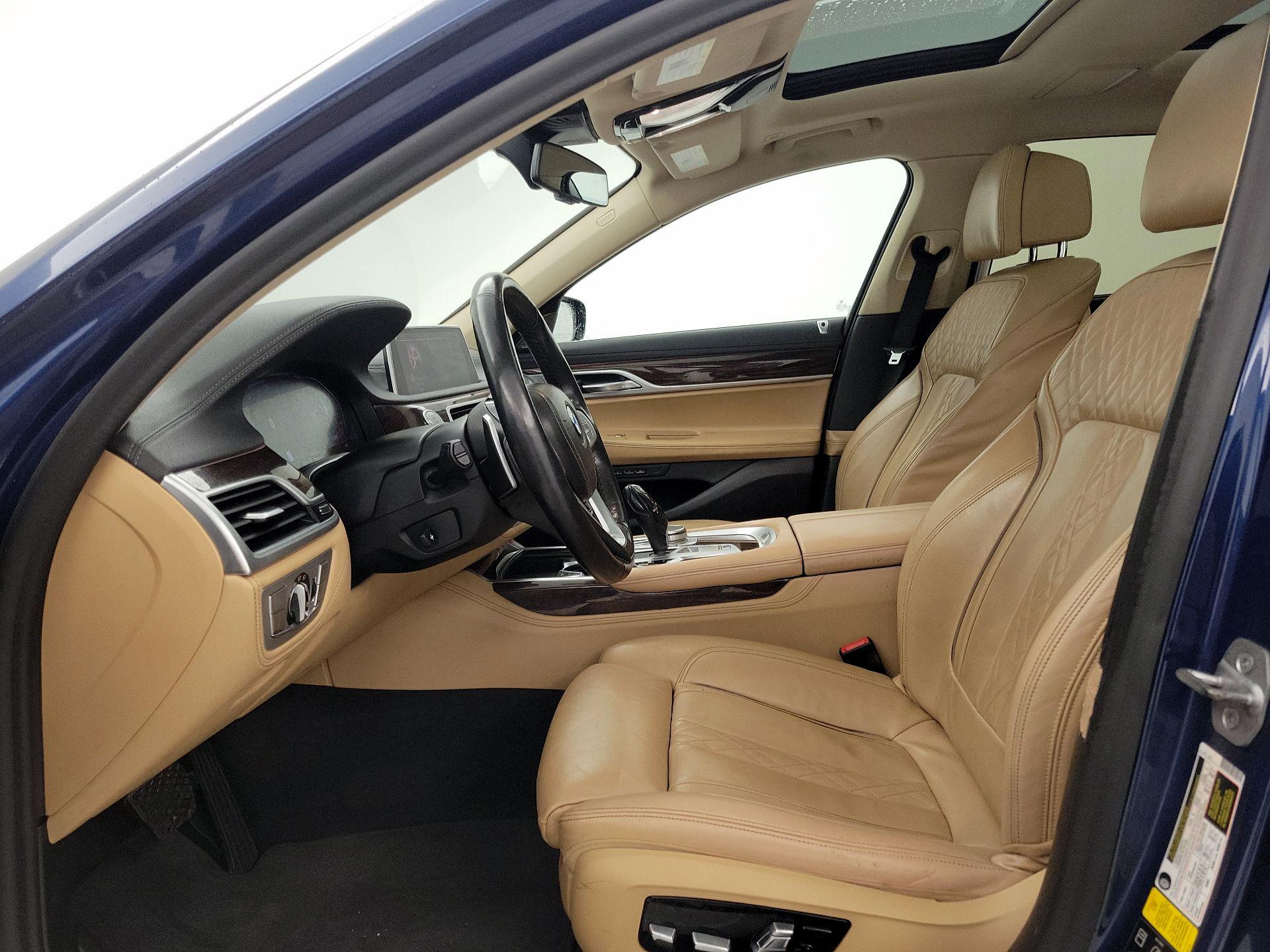 Thumbnail: 2021 BMW 7 Series - 11