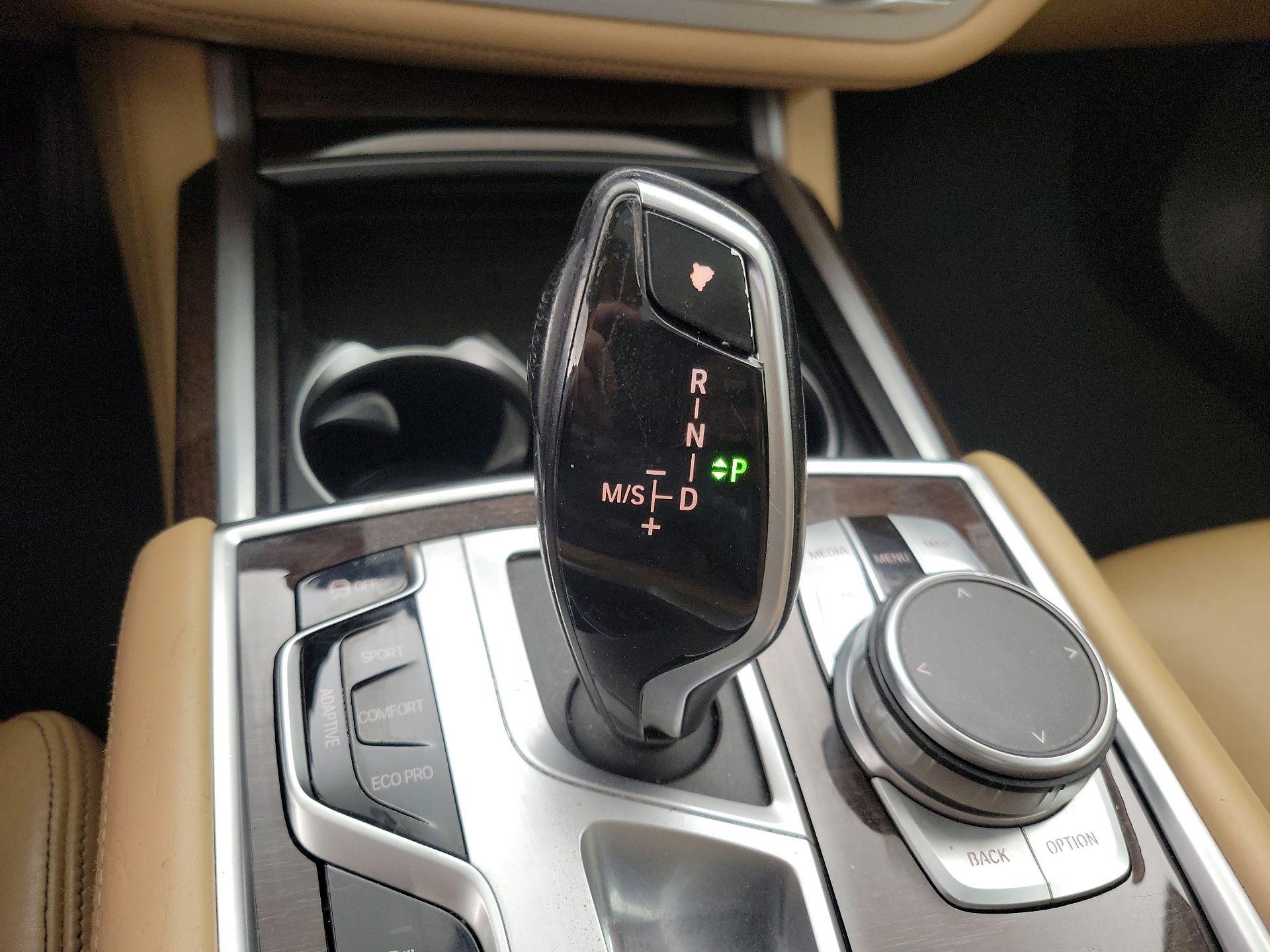 Thumbnail: 2021 BMW 7 Series - 18