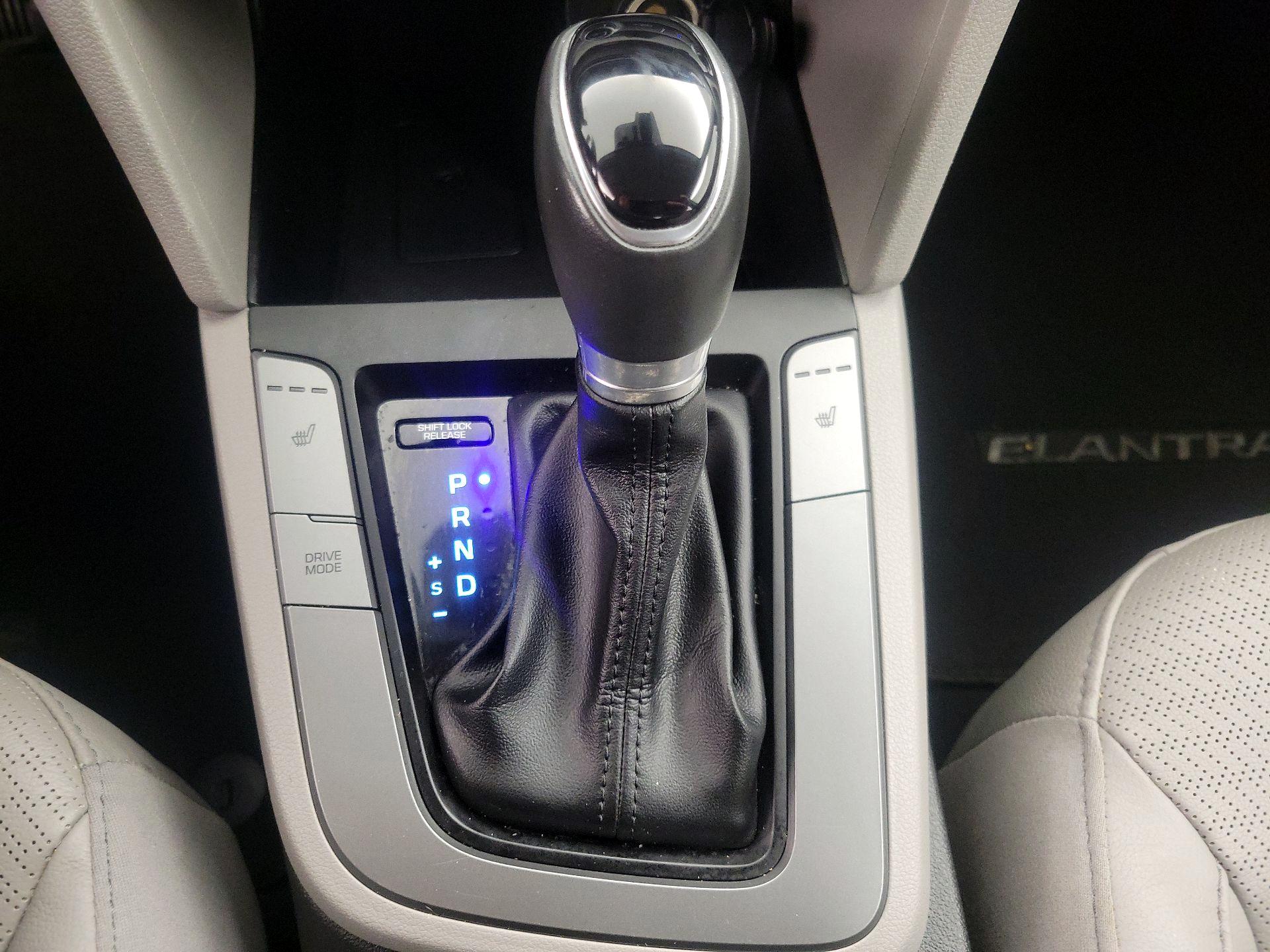 Thumbnail: 2020 Hyundai Elantra - 17