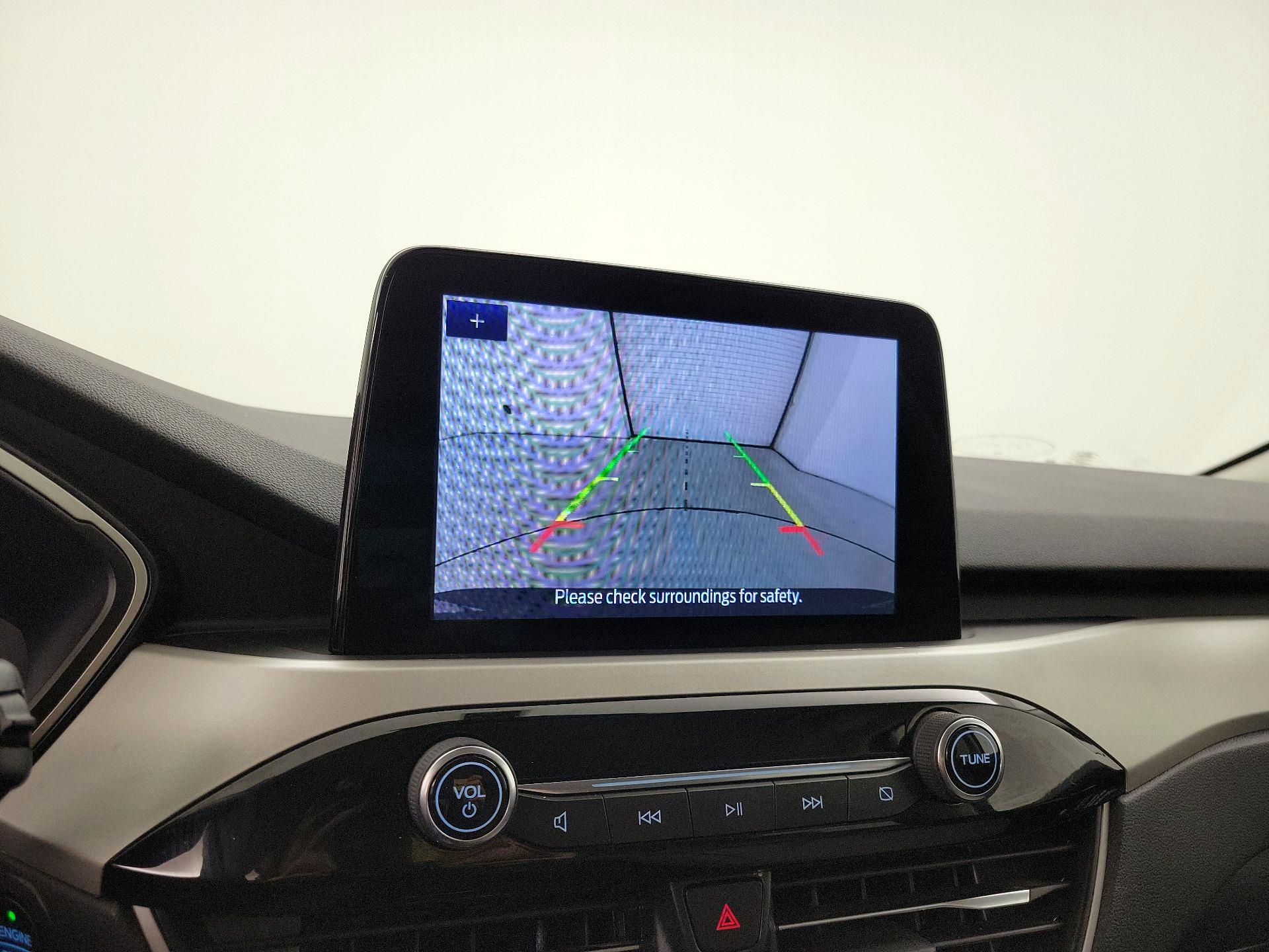 Thumbnail: 2021 Ford Escape - 14