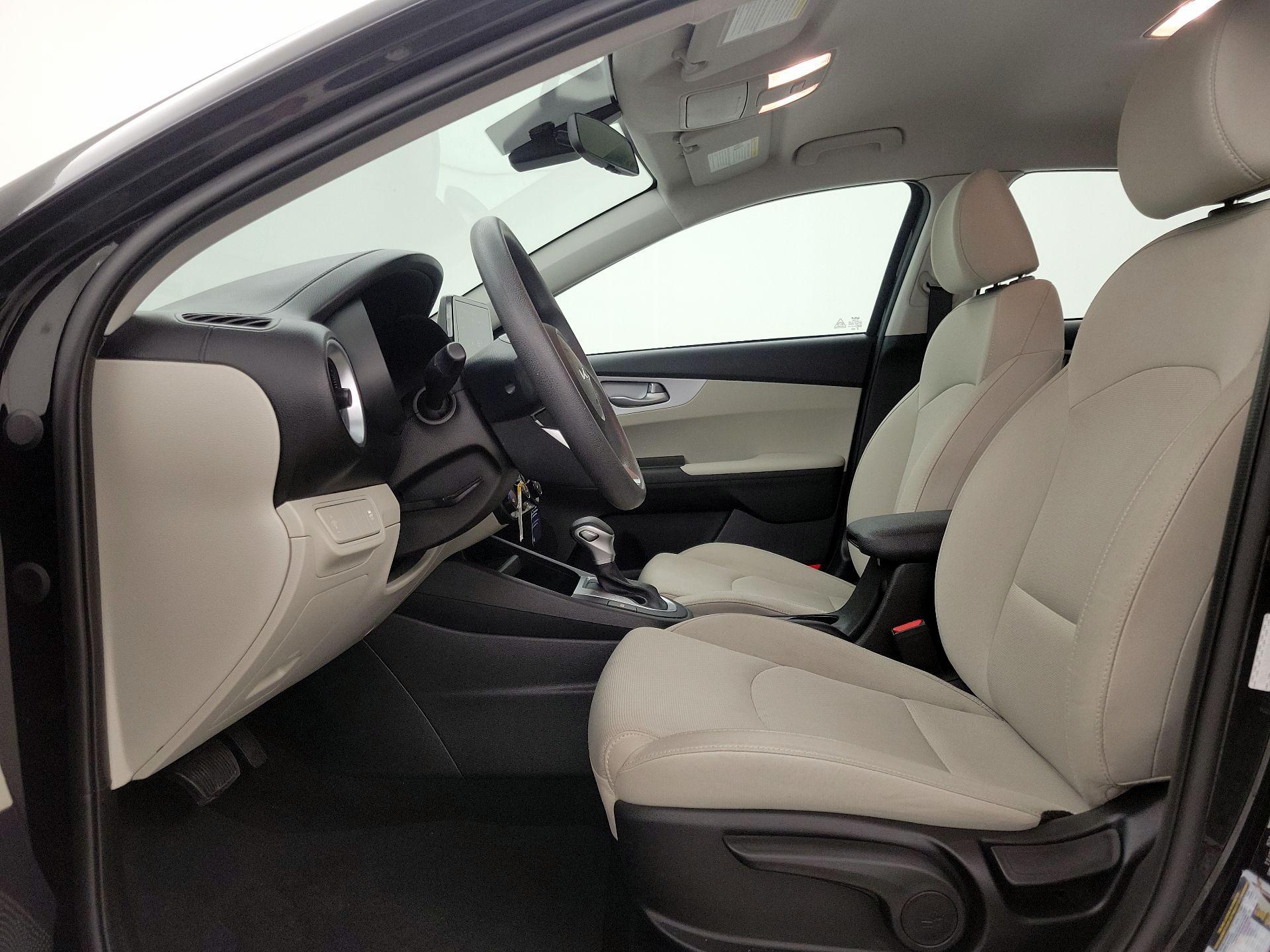 Thumbnail: 2023 Kia Forte - 11