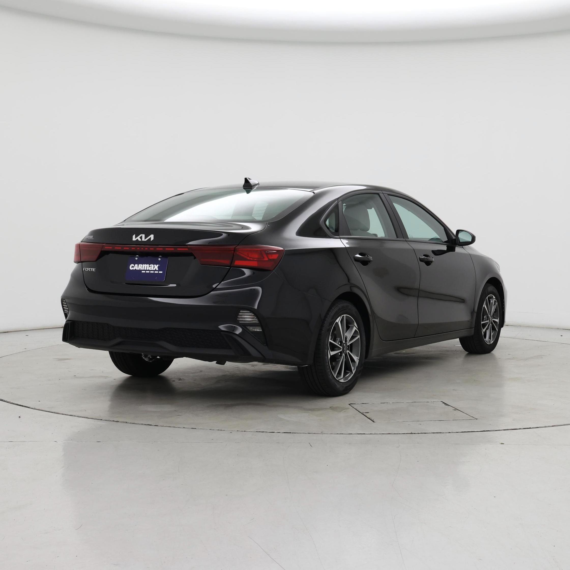 Thumbnail: 2023 Kia Forte - 8