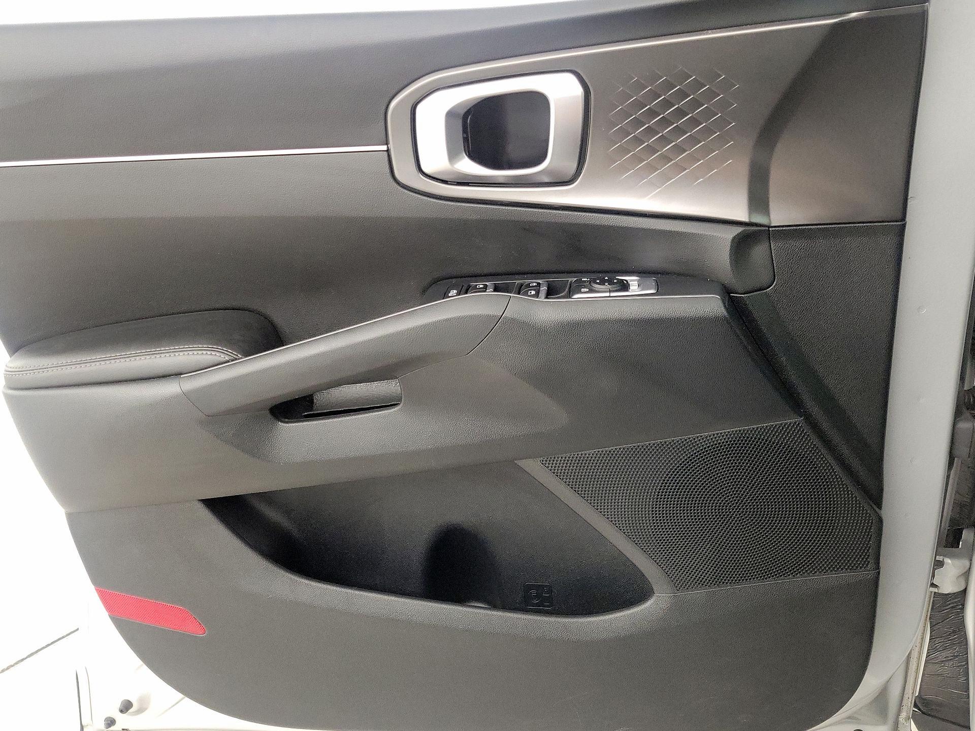 Thumbnail: 2023 Kia Sorento - 12