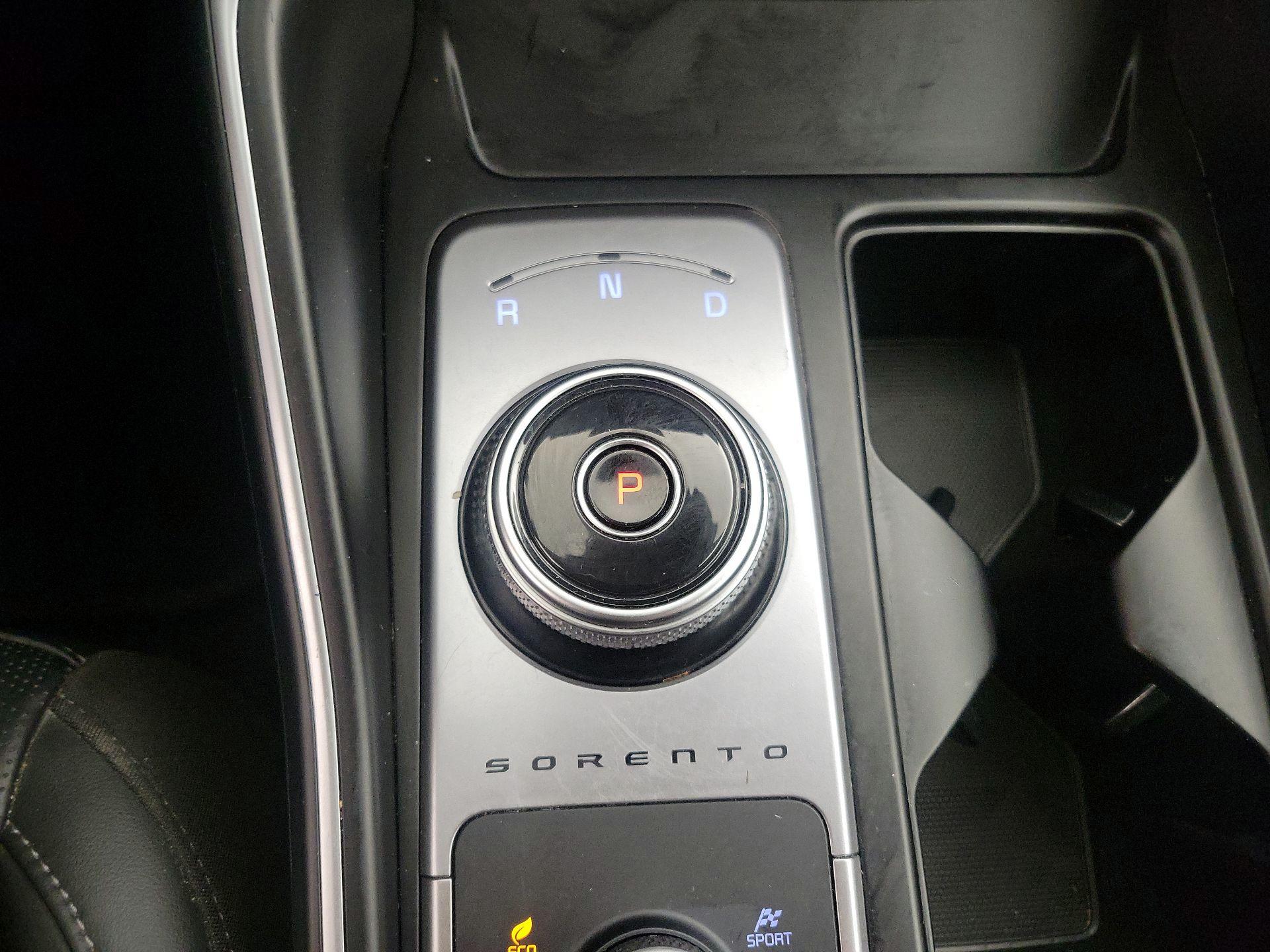 Thumbnail: 2023 Kia Sorento - 18