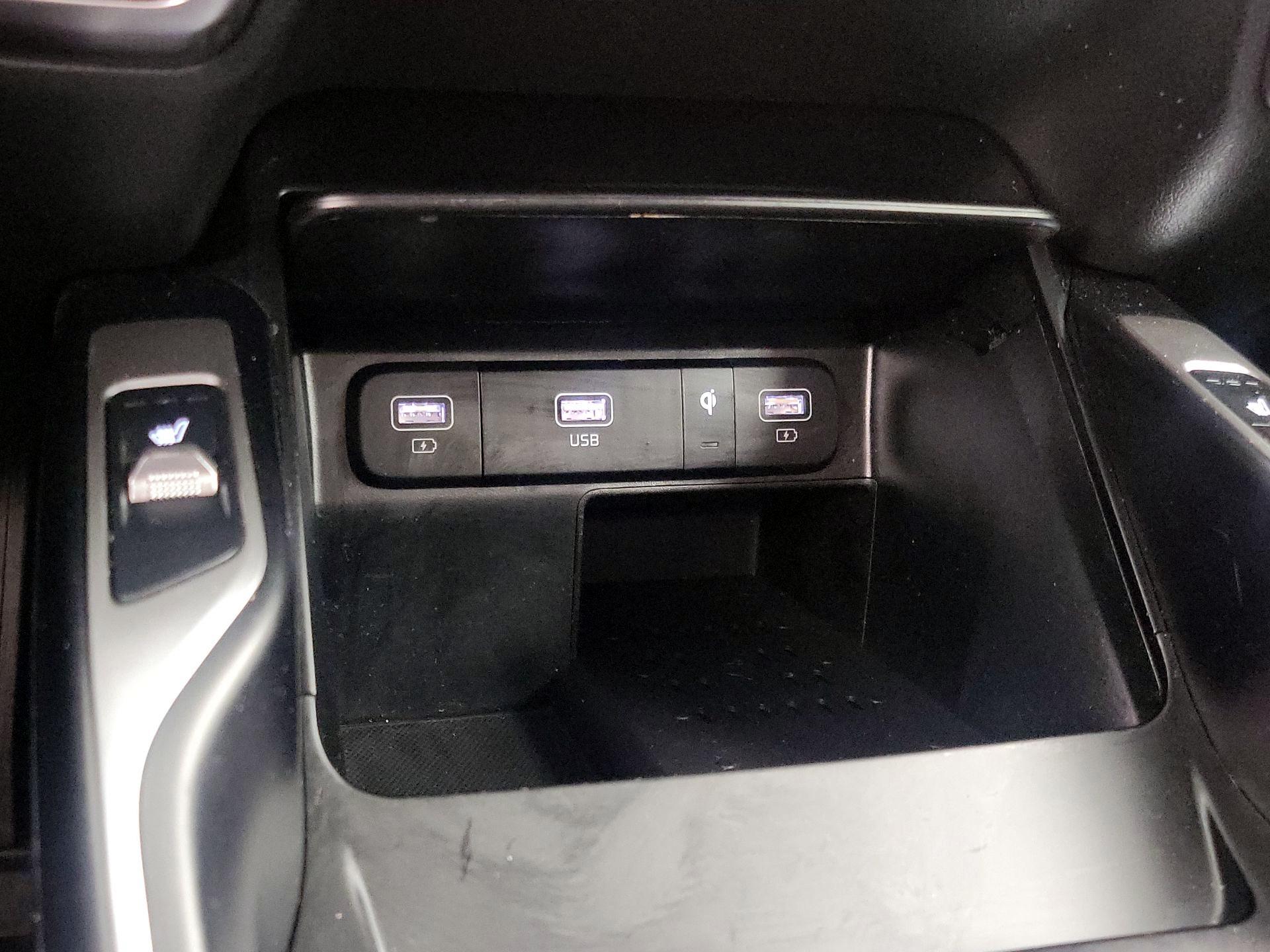 Thumbnail: 2023 Kia Sorento - 19