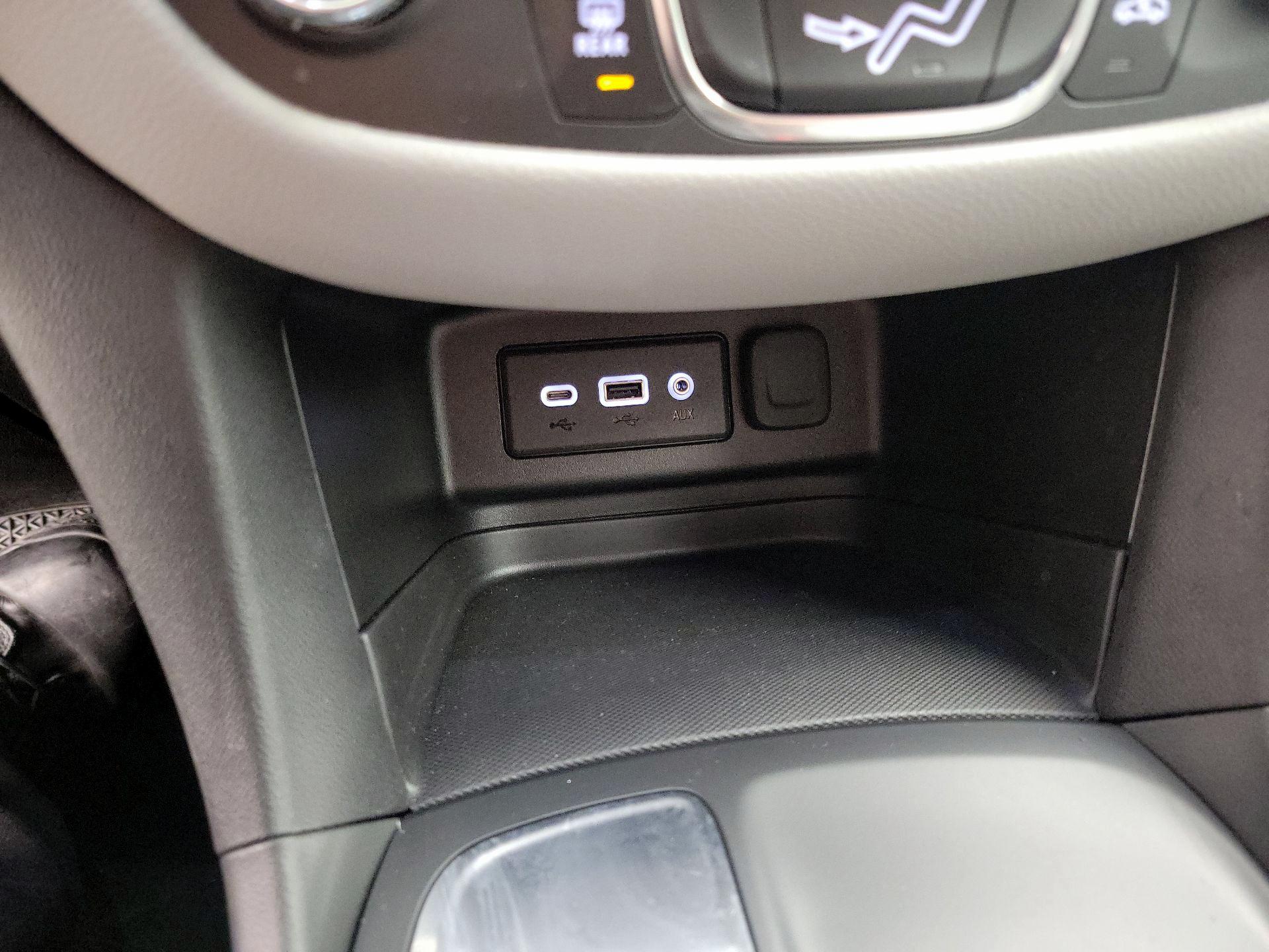 Thumbnail: 2023 Chevrolet Equinox - 18