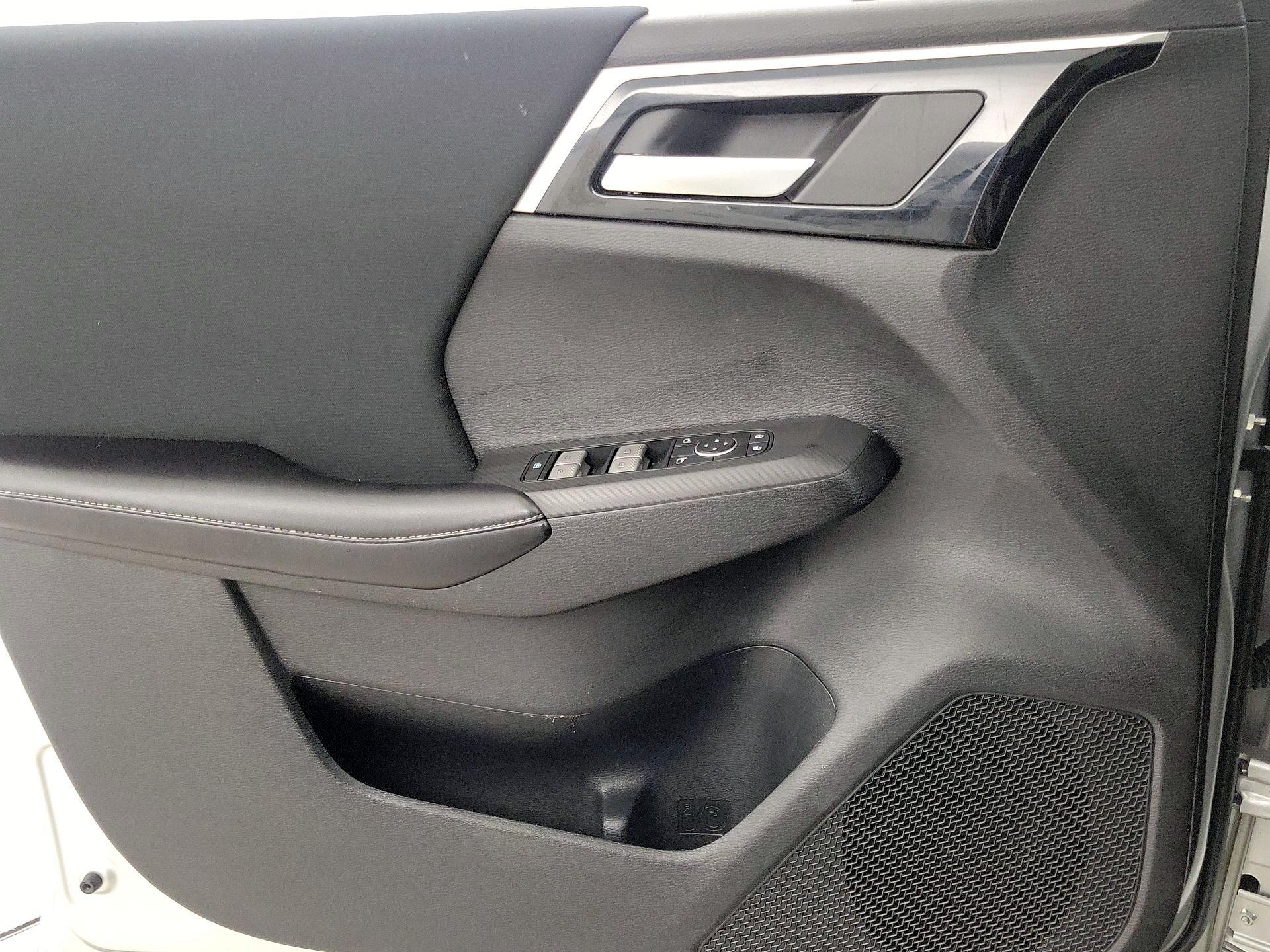 Thumbnail: 2022 Mitsubishi Outlander - 12