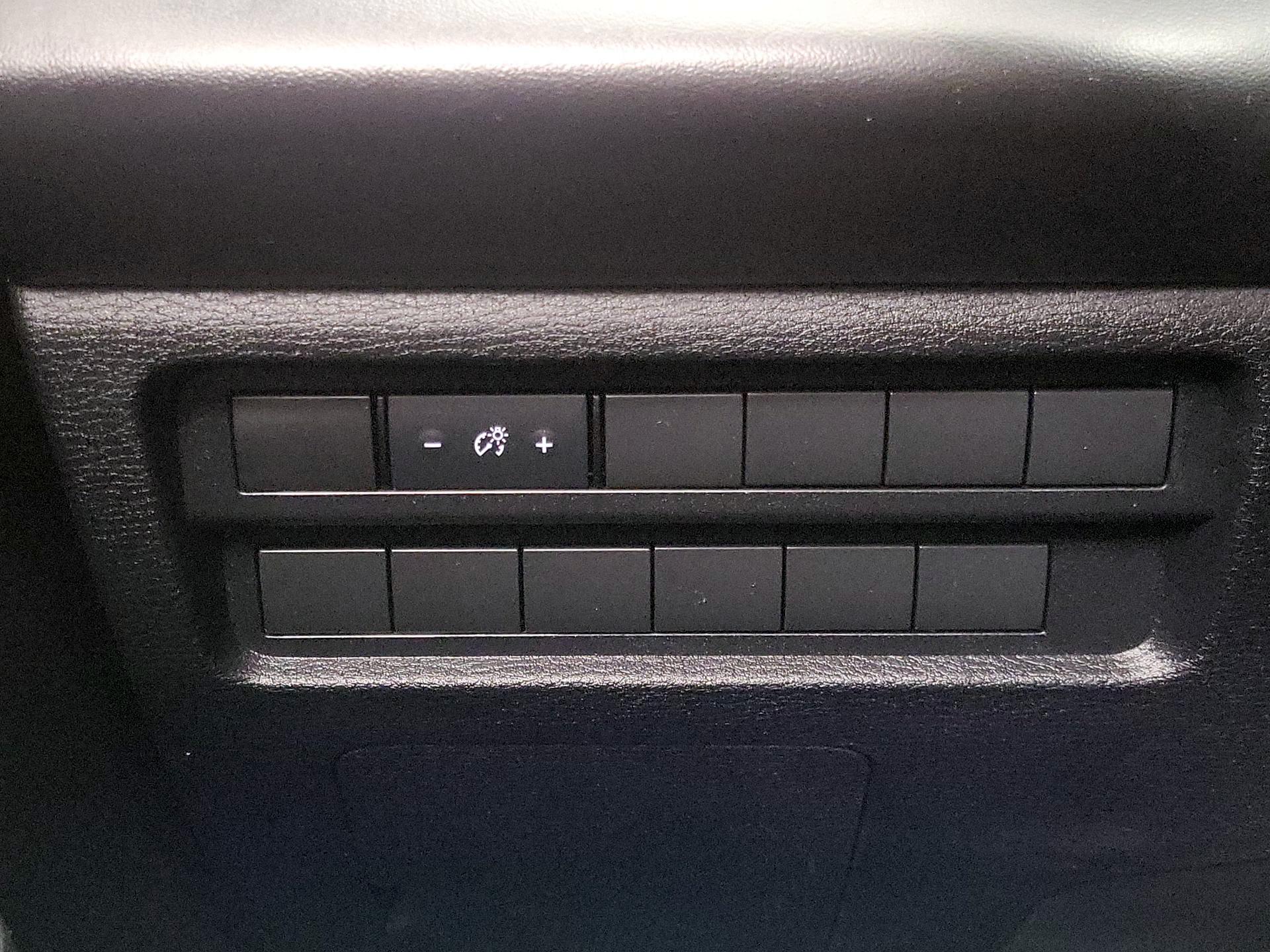 Thumbnail: 2022 Mitsubishi Outlander - 13