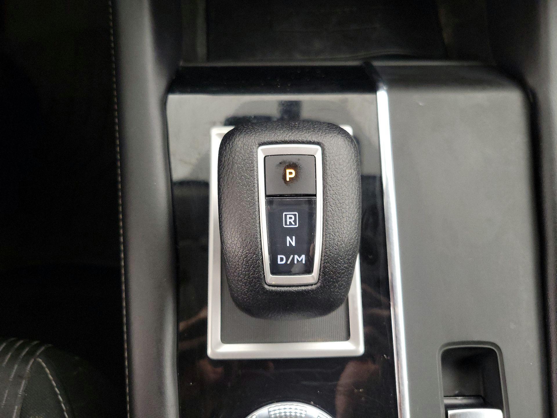 Thumbnail: 2022 Mitsubishi Outlander - 17