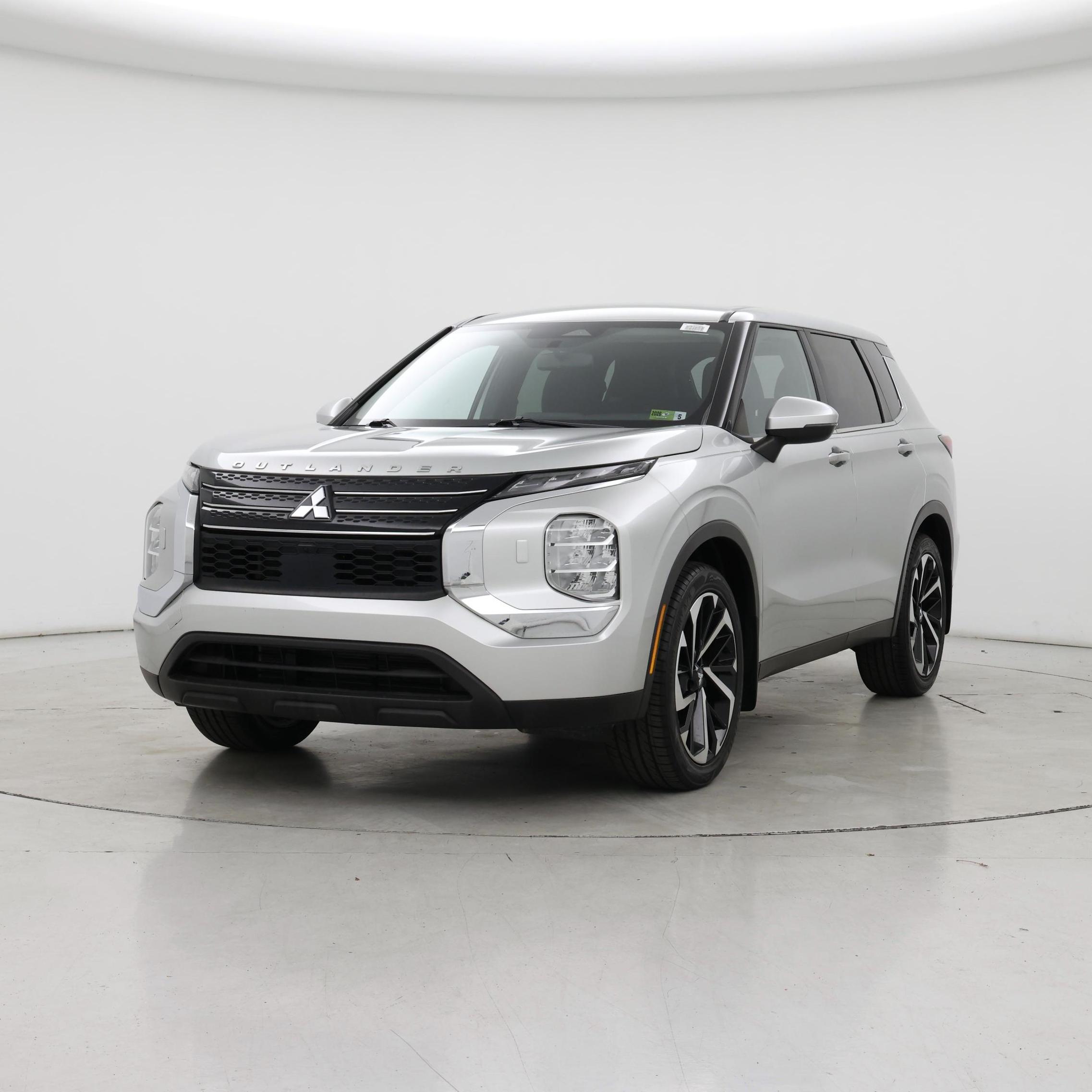 Thumbnail: 2022 Mitsubishi Outlander - 4