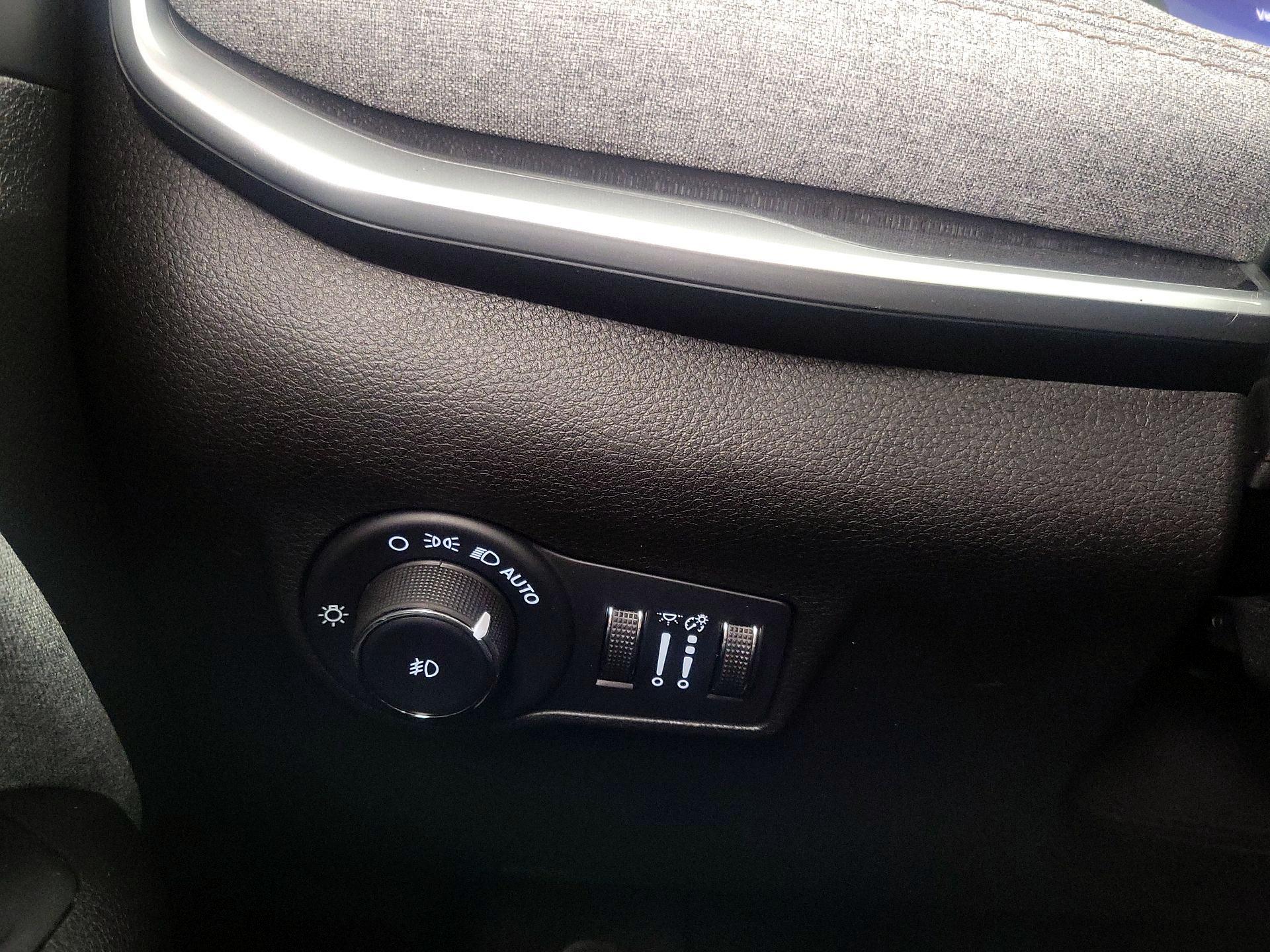 Thumbnail: 2022 Jeep Compass - 13