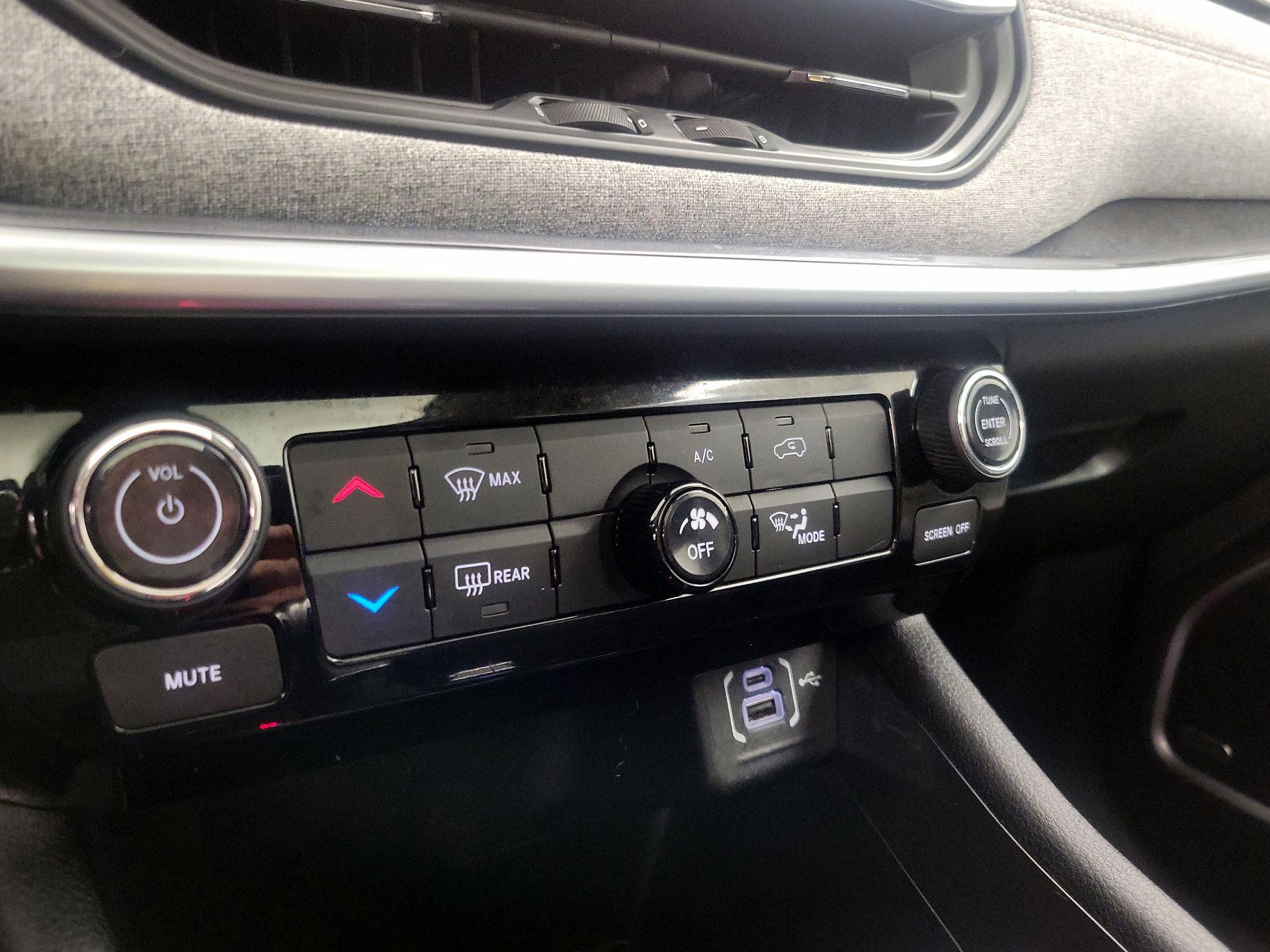 Thumbnail: 2022 Jeep Compass - 16