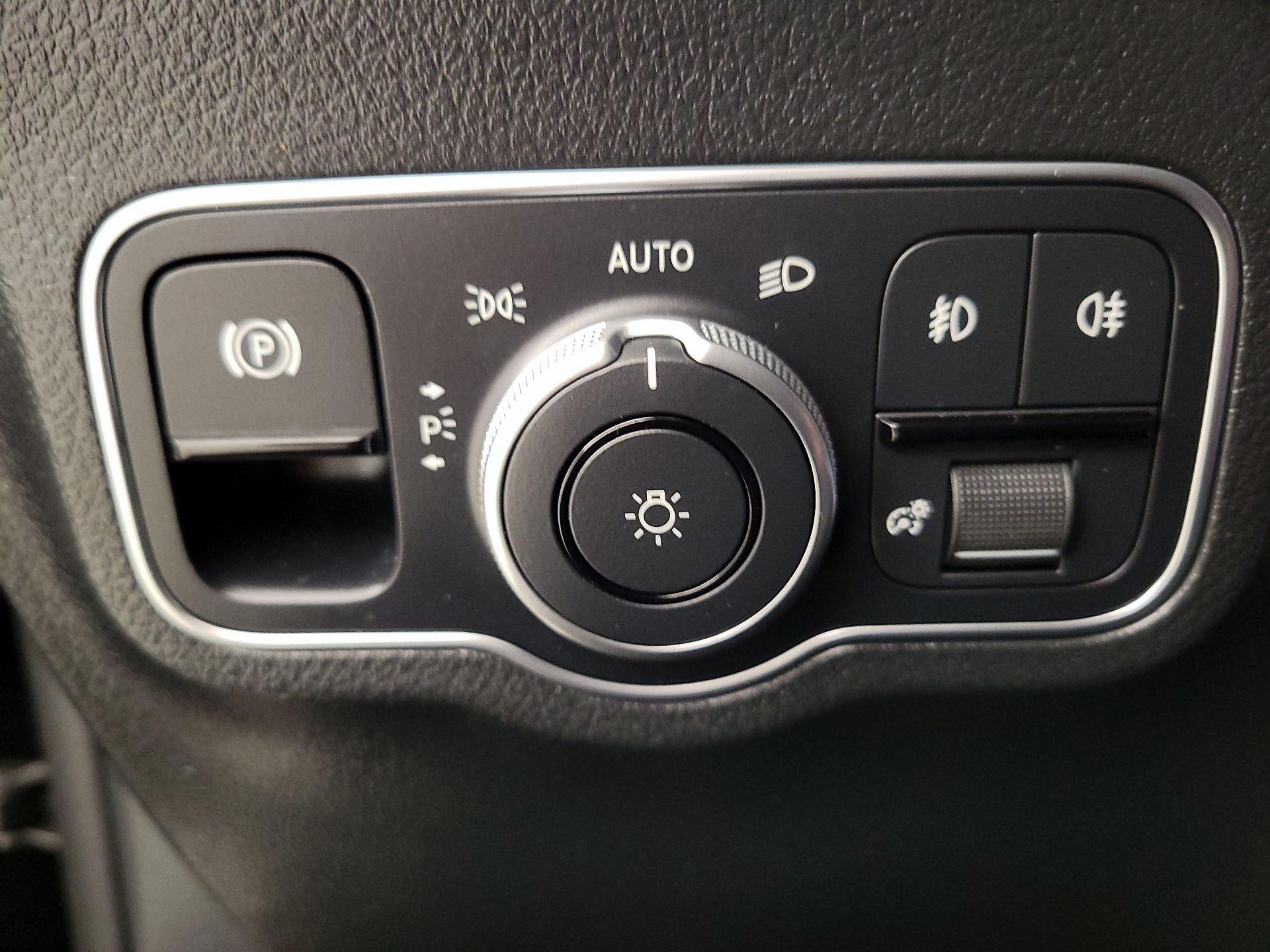 Thumbnail: 2023 Mercedes-Benz GLA - 13