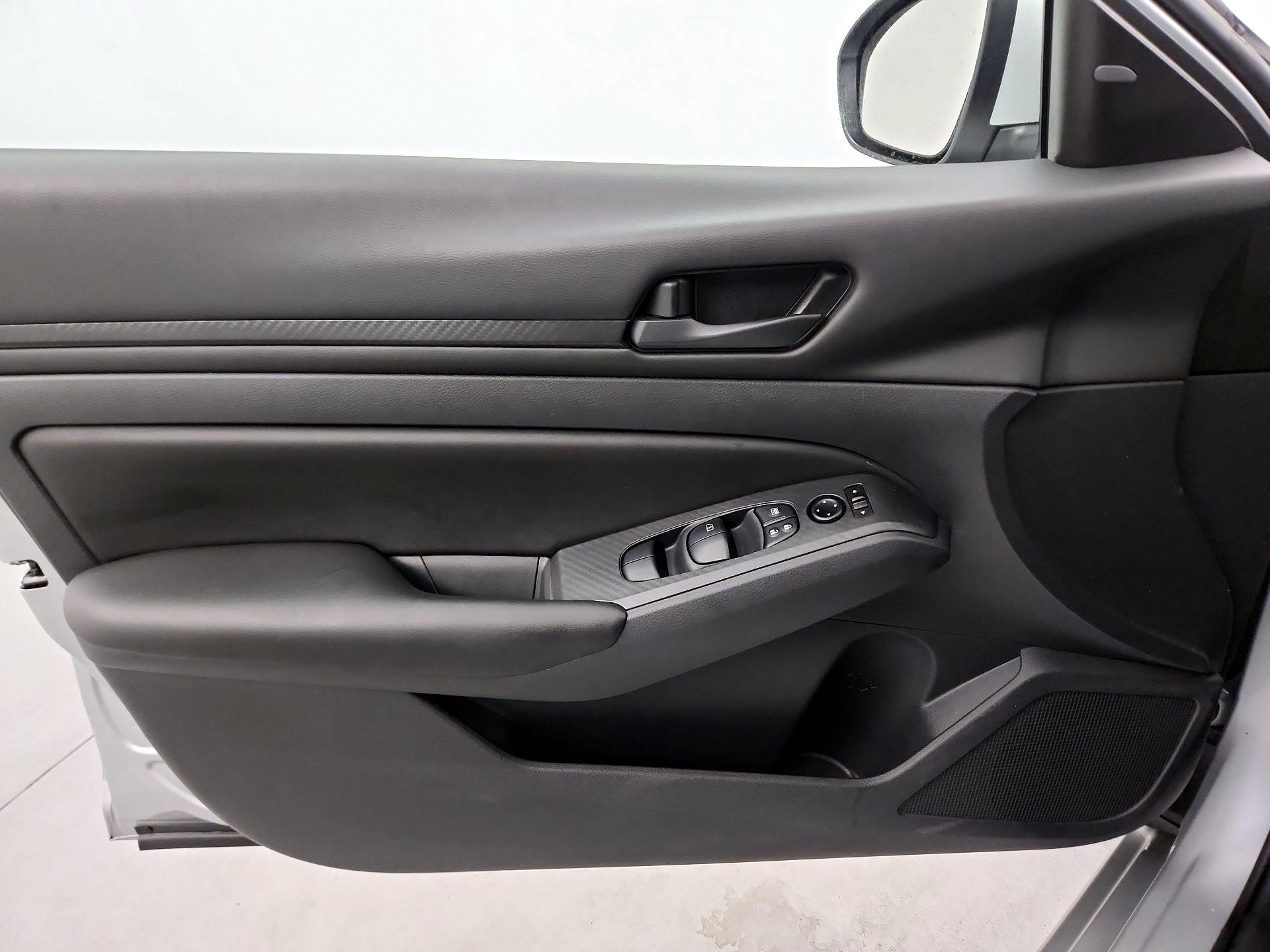 Thumbnail: 2023 Nissan Altima - 10