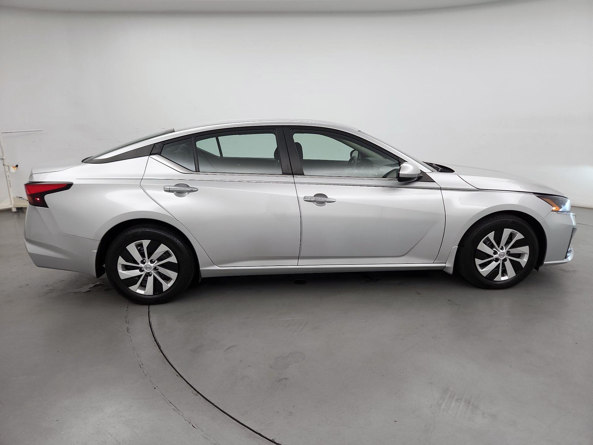 Thumbnail: 2023 Nissan Altima - 4