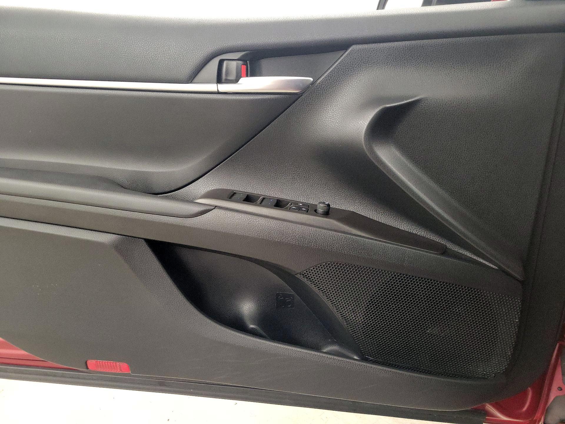 Thumbnail: 2022 Toyota Camry - 12