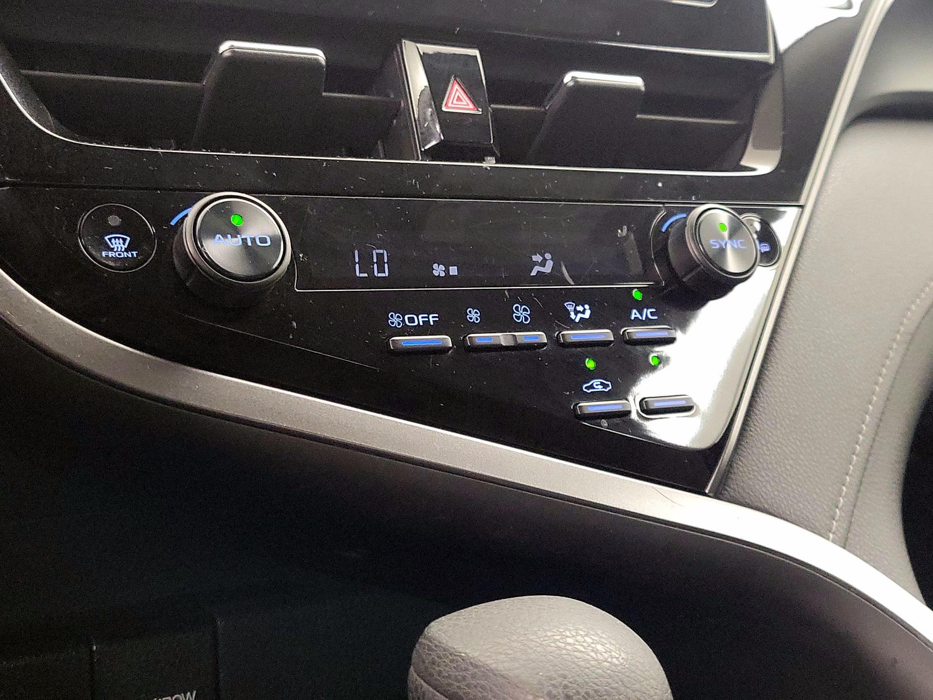 Thumbnail: 2022 Toyota Camry - 16