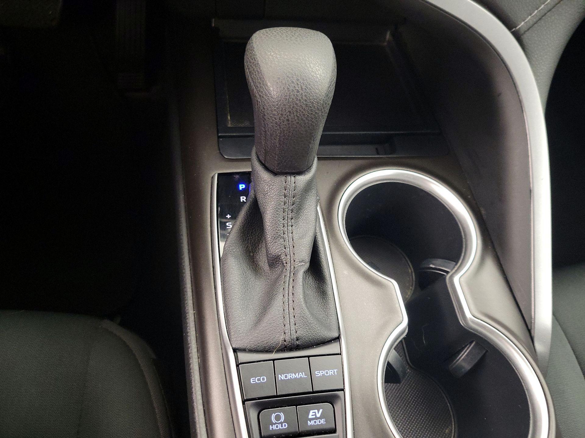 Thumbnail: 2022 Toyota Camry - 17