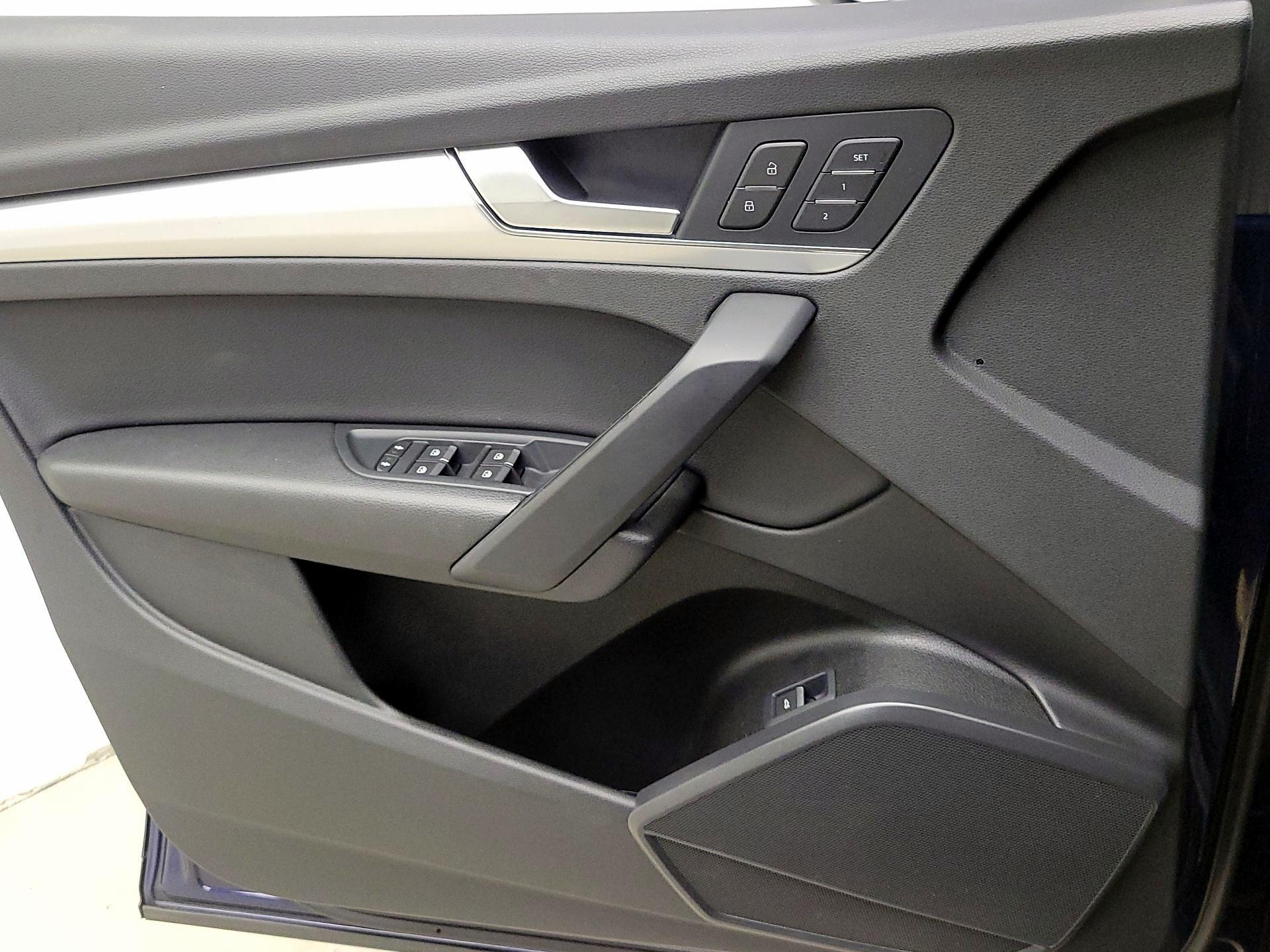 Thumbnail: 2020 Audi Q5 - 12